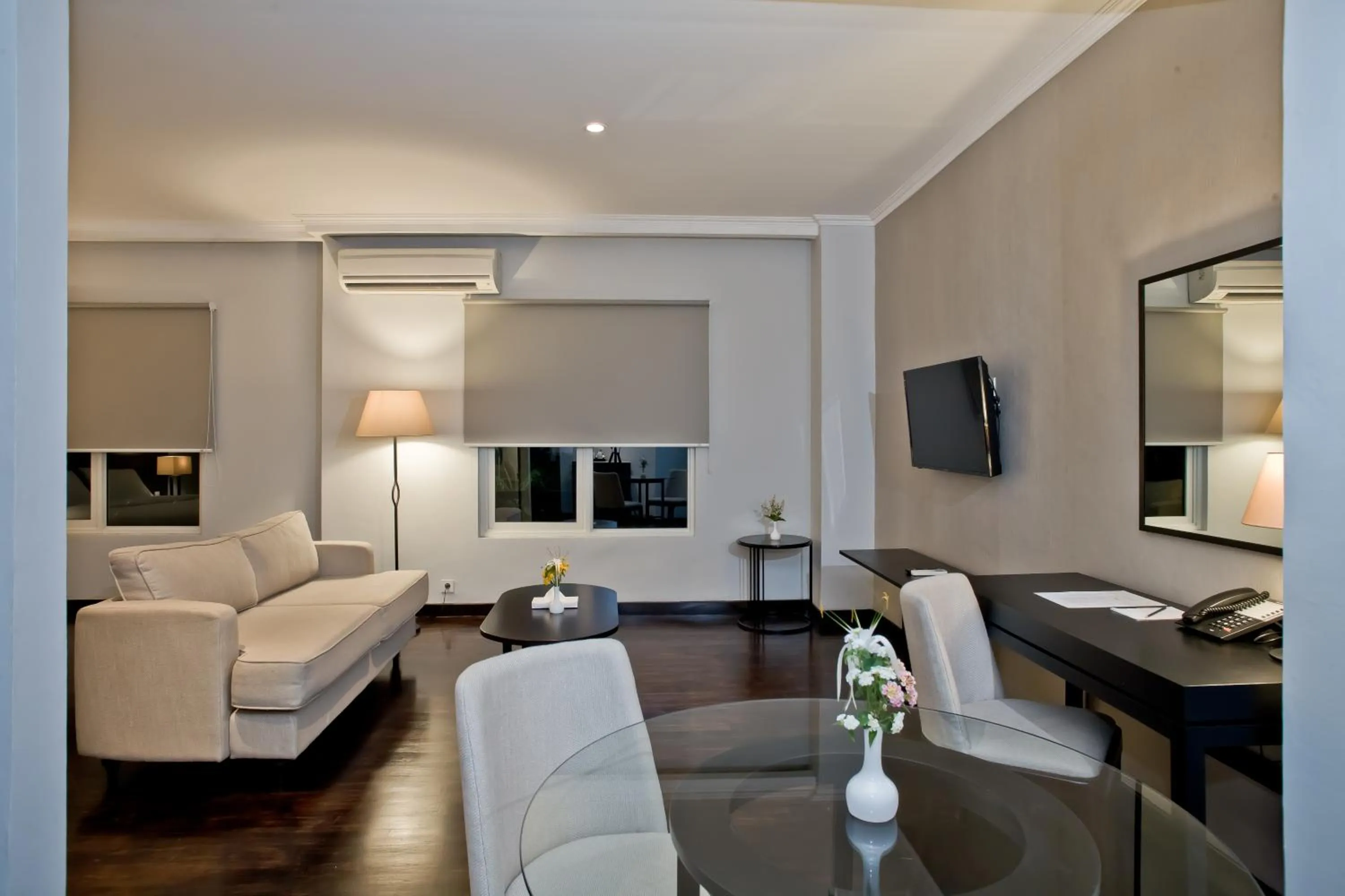Living room in Samala Hotel Jakarta Cengkareng