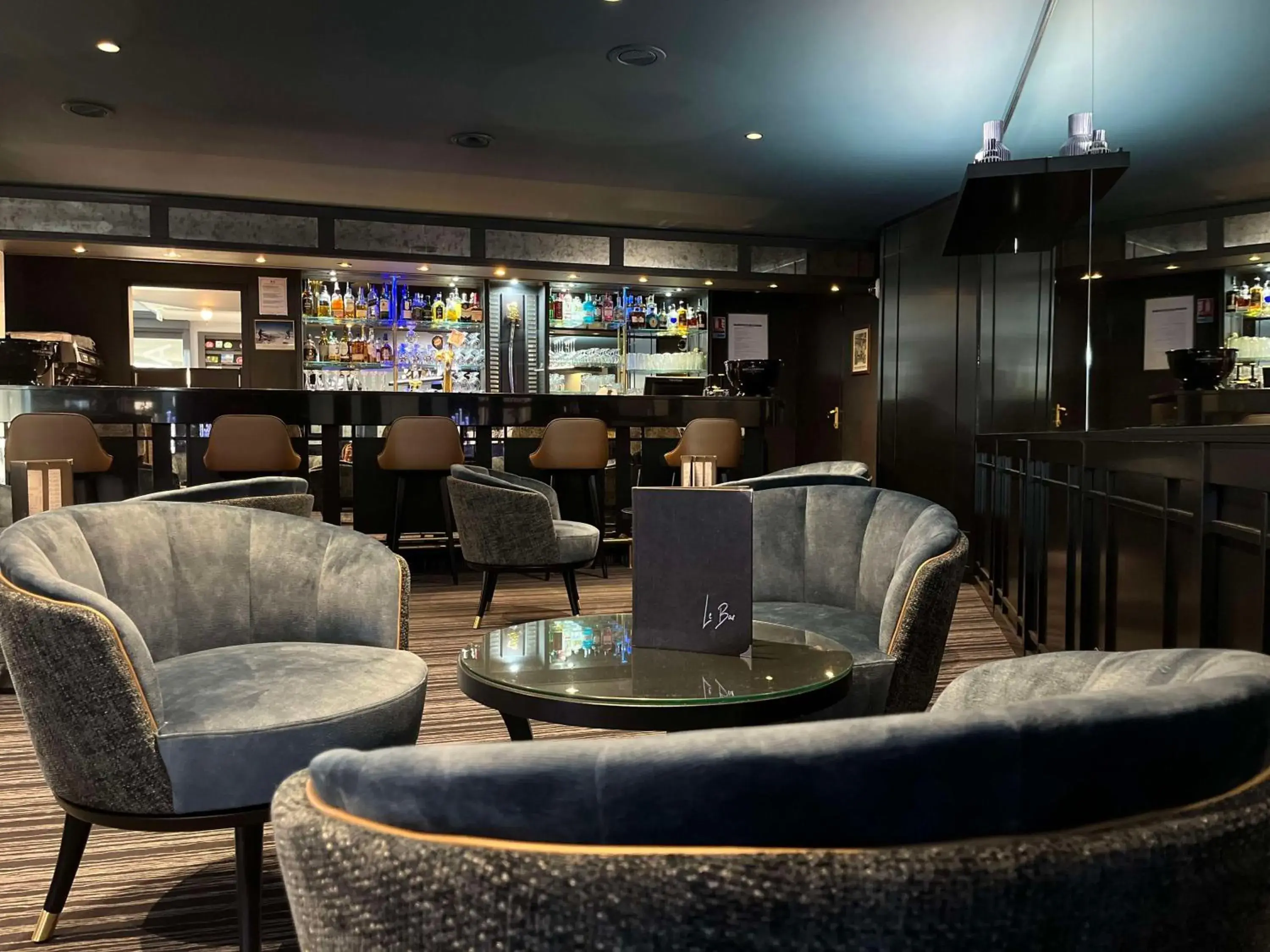 Lounge or bar in Best Western Plus La Fayette Hotel et SPA Lounge or bar in Best Western Plus La Fayette Hotel et SPA
