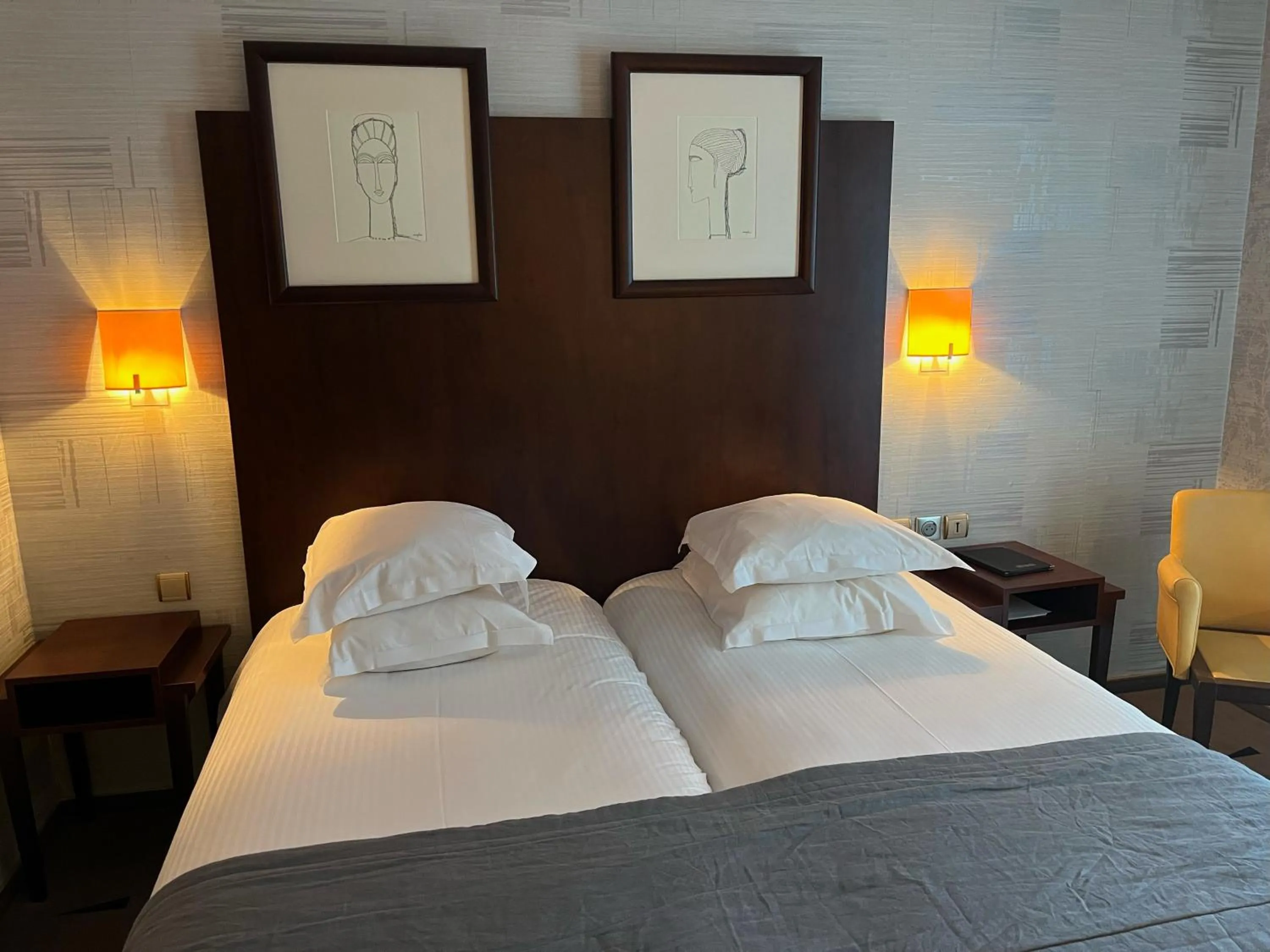 Bed in Best Western Plus La Fayette Hotel et SPA