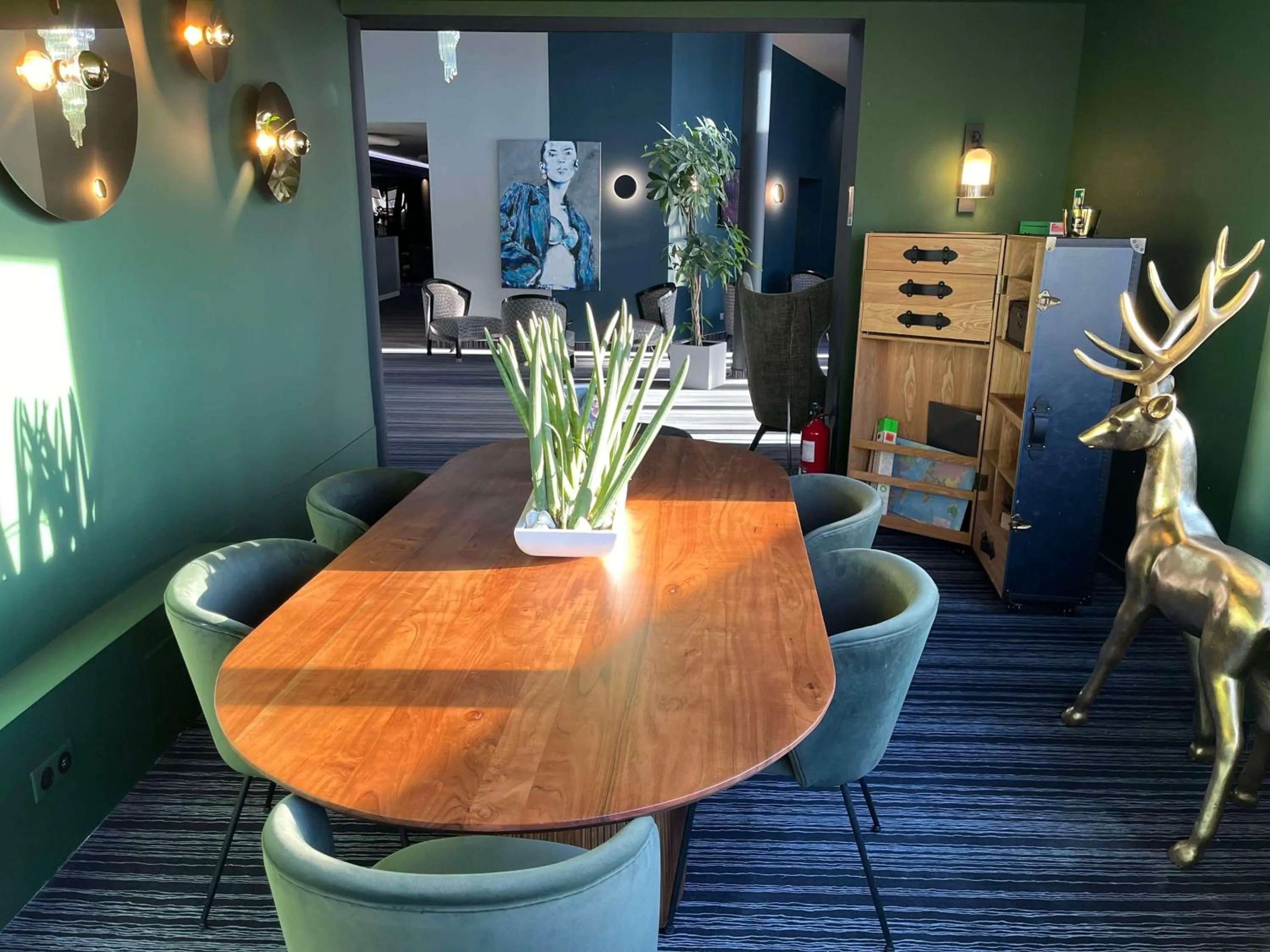 Lobby or reception in Best Western Plus La Fayette Hotel et SPA