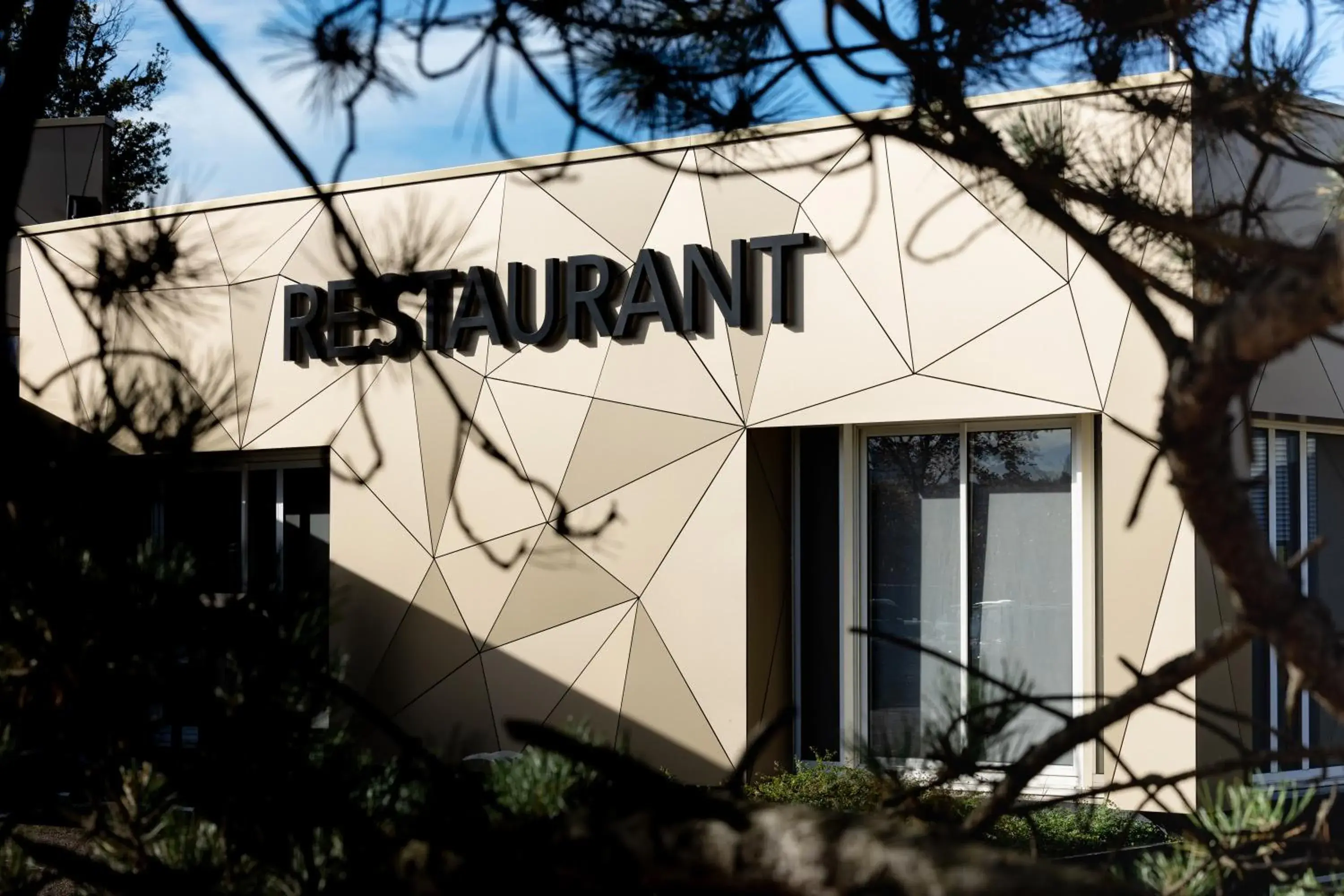 Property building in Best Western Plus La Fayette Hotel et SPA Property building in Best Western Plus La Fayette Hotel et SPA