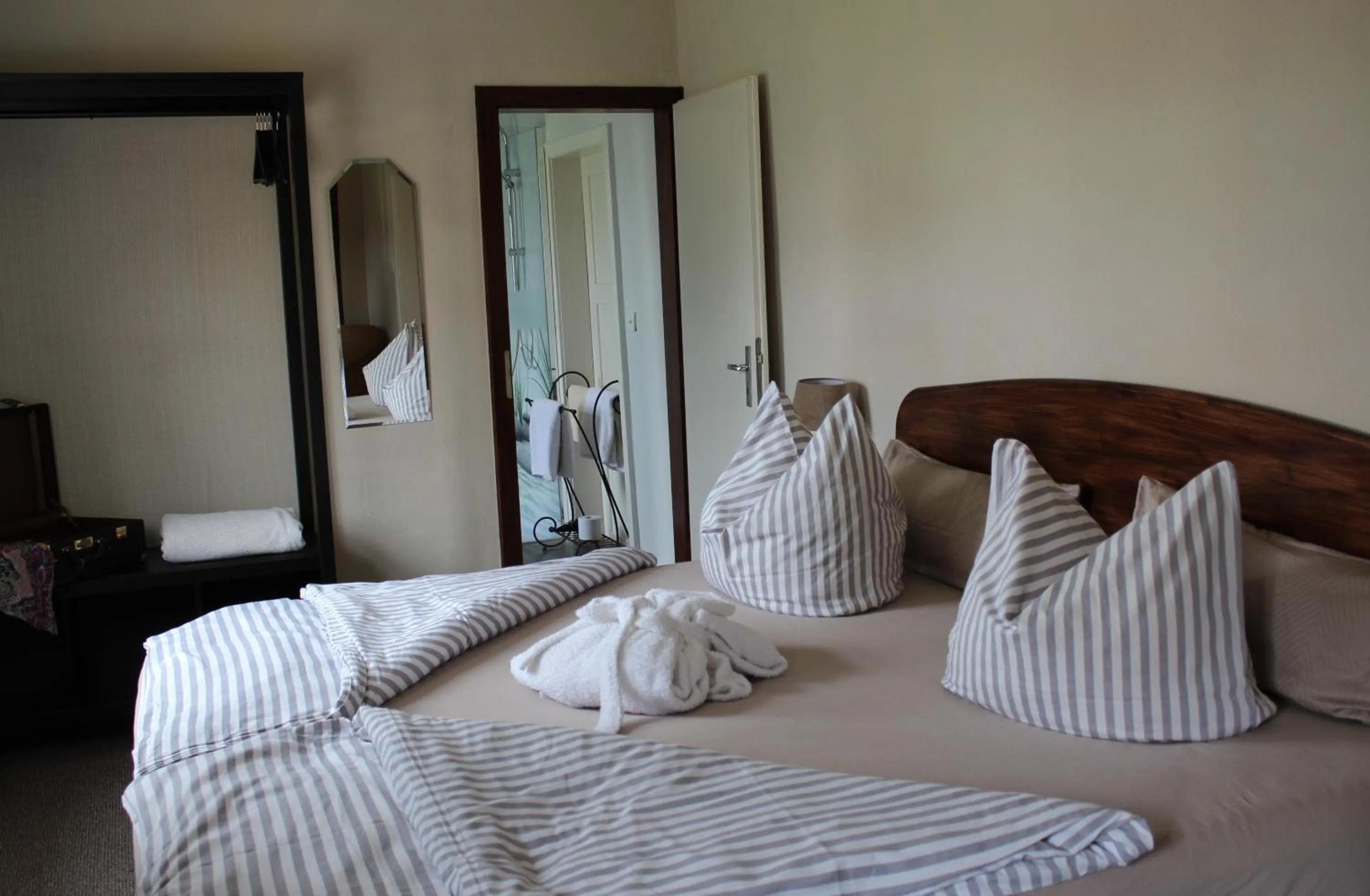 Photo of the whole room, Bed in Zum Ginkgobaum