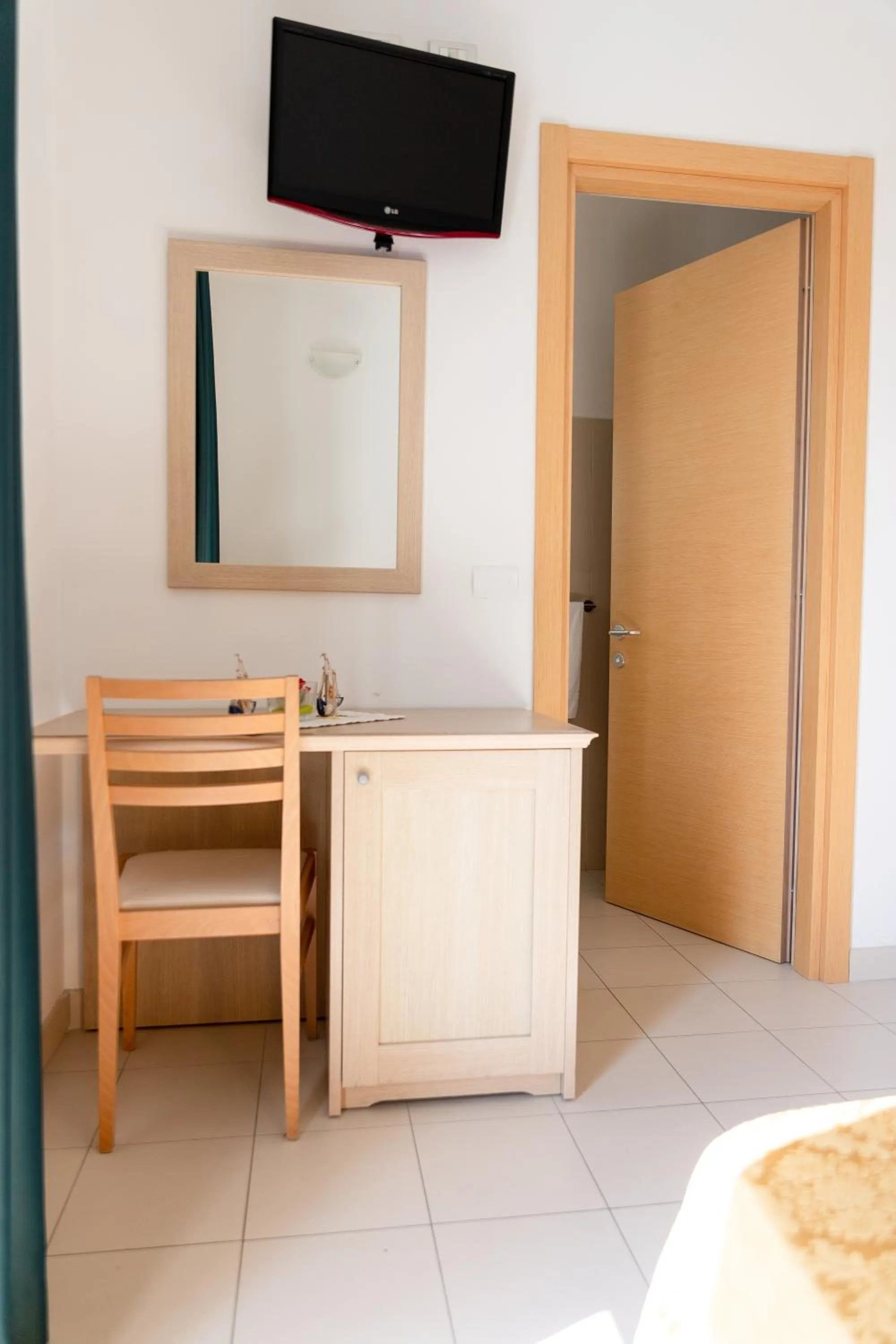 Other, Bed in Hotel Capitano