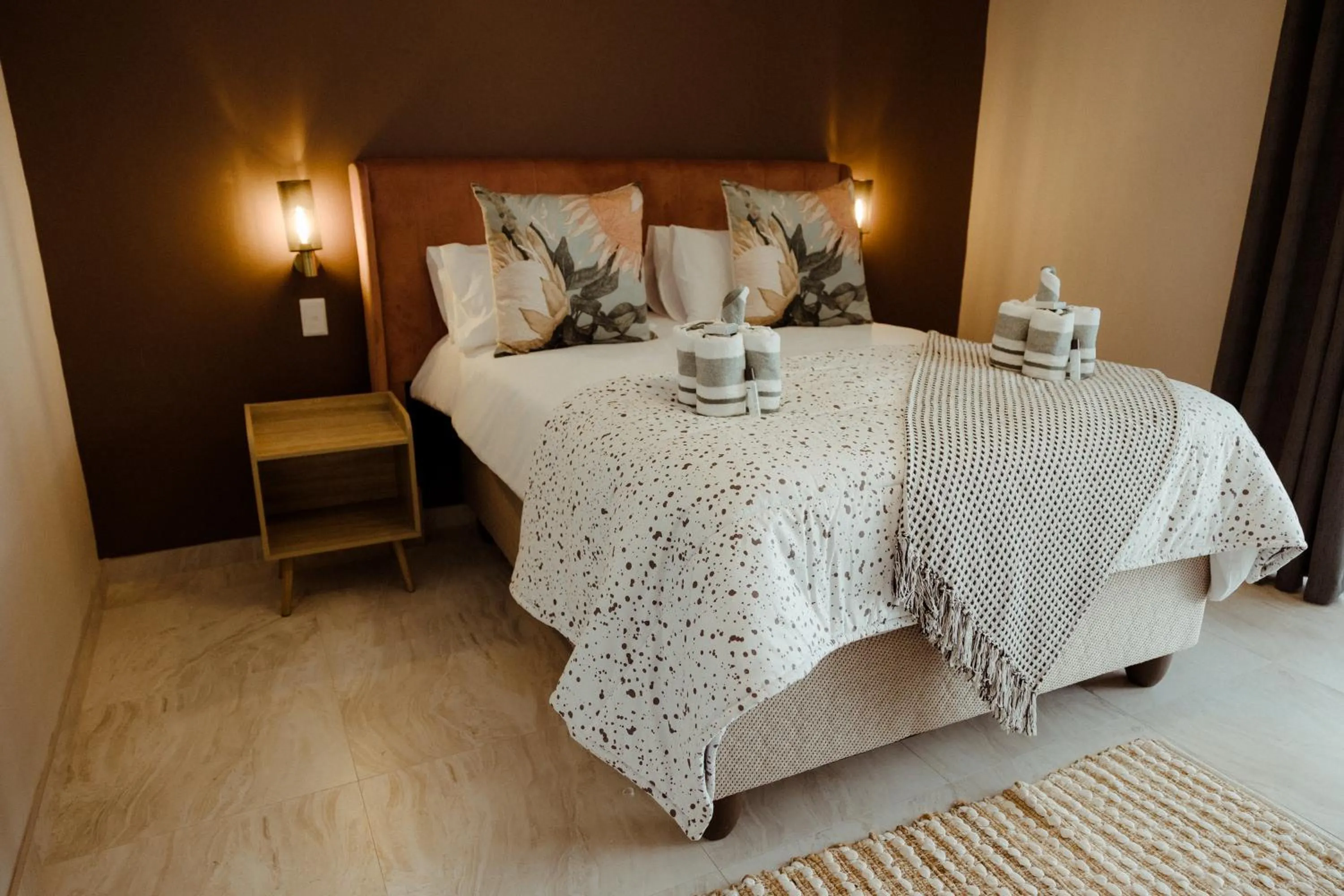 Bed in Out of Africa Town Lodge