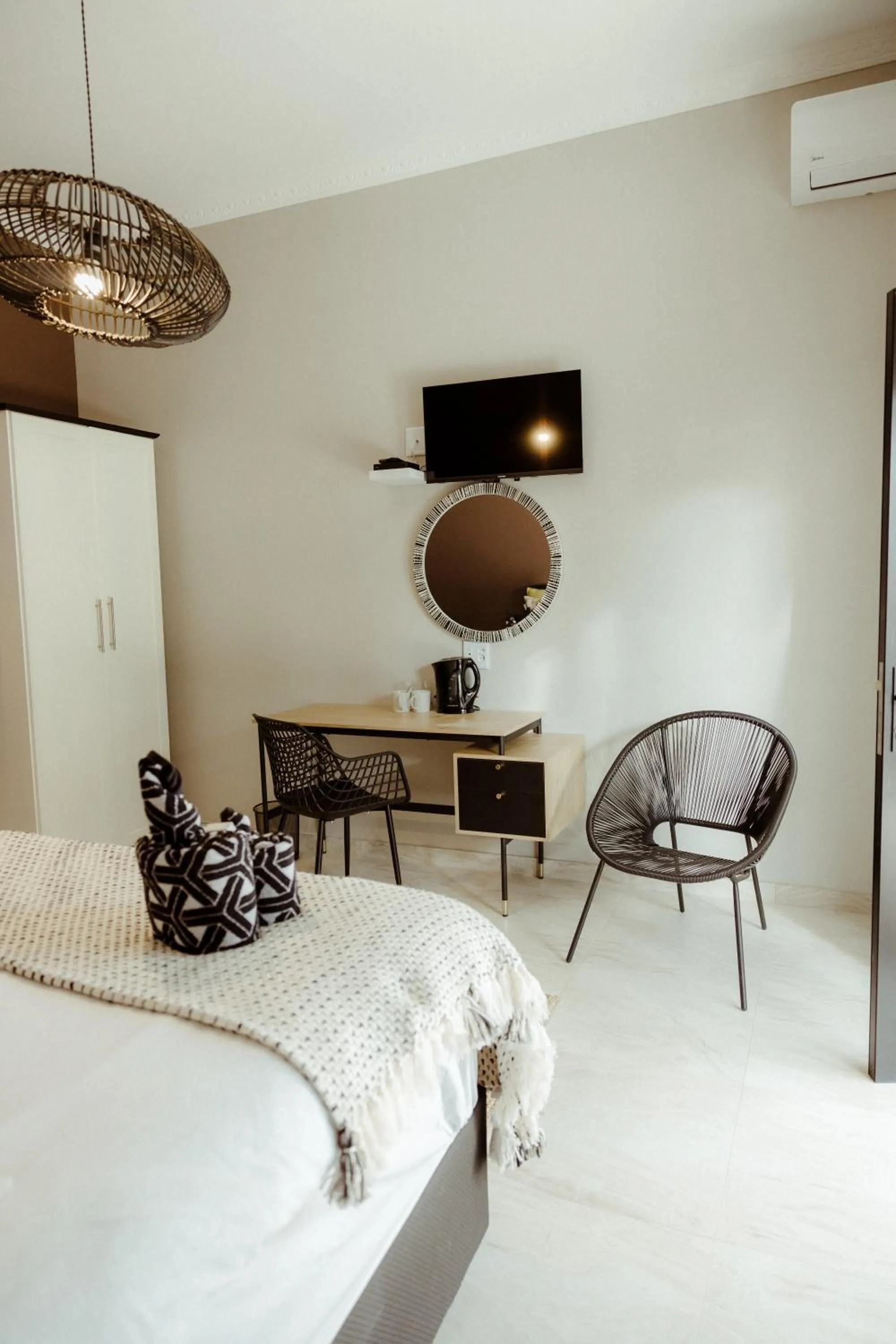 Bed in Out of Africa Town Lodge