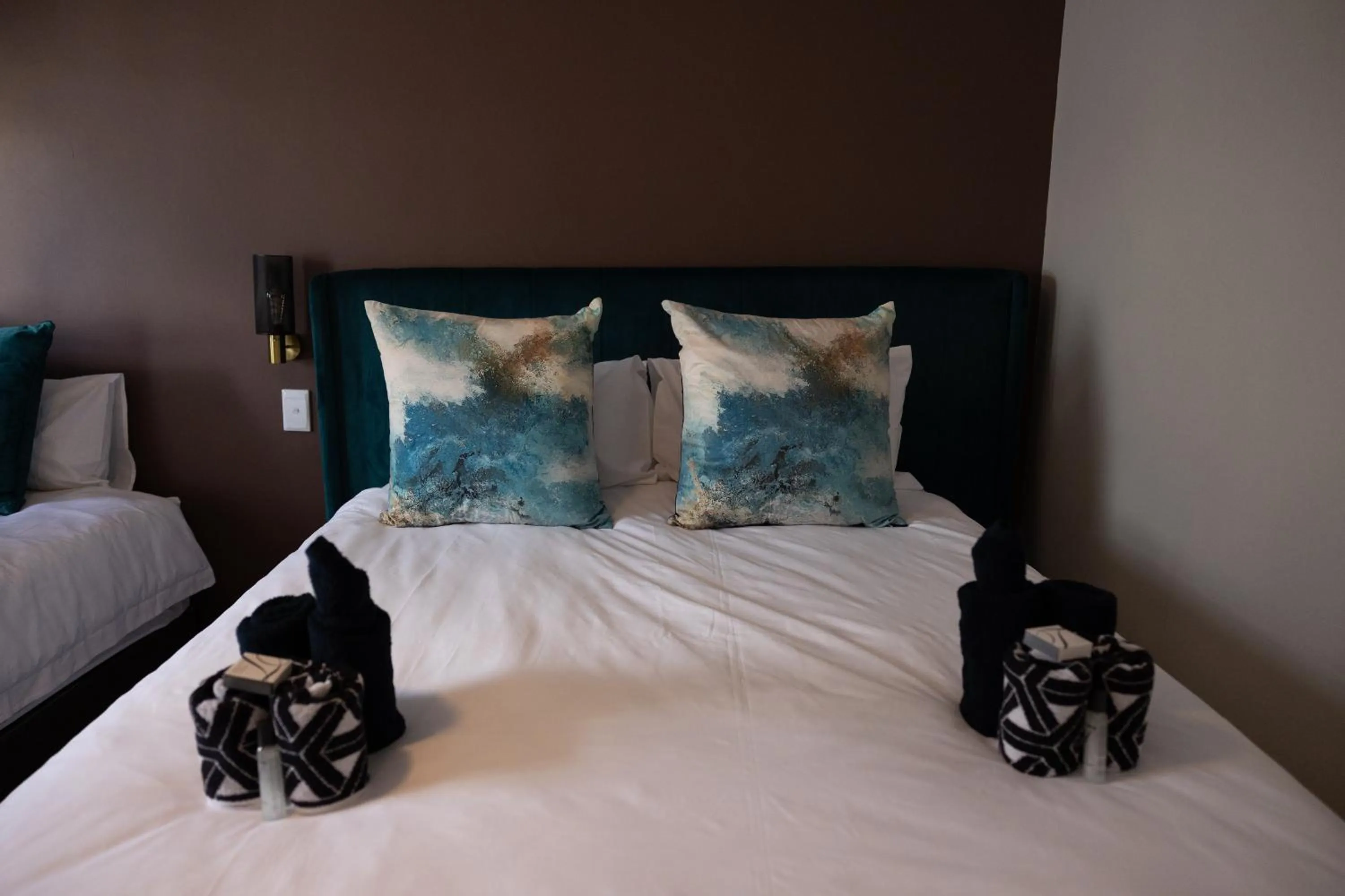 Bed in Out of Africa Town Lodge