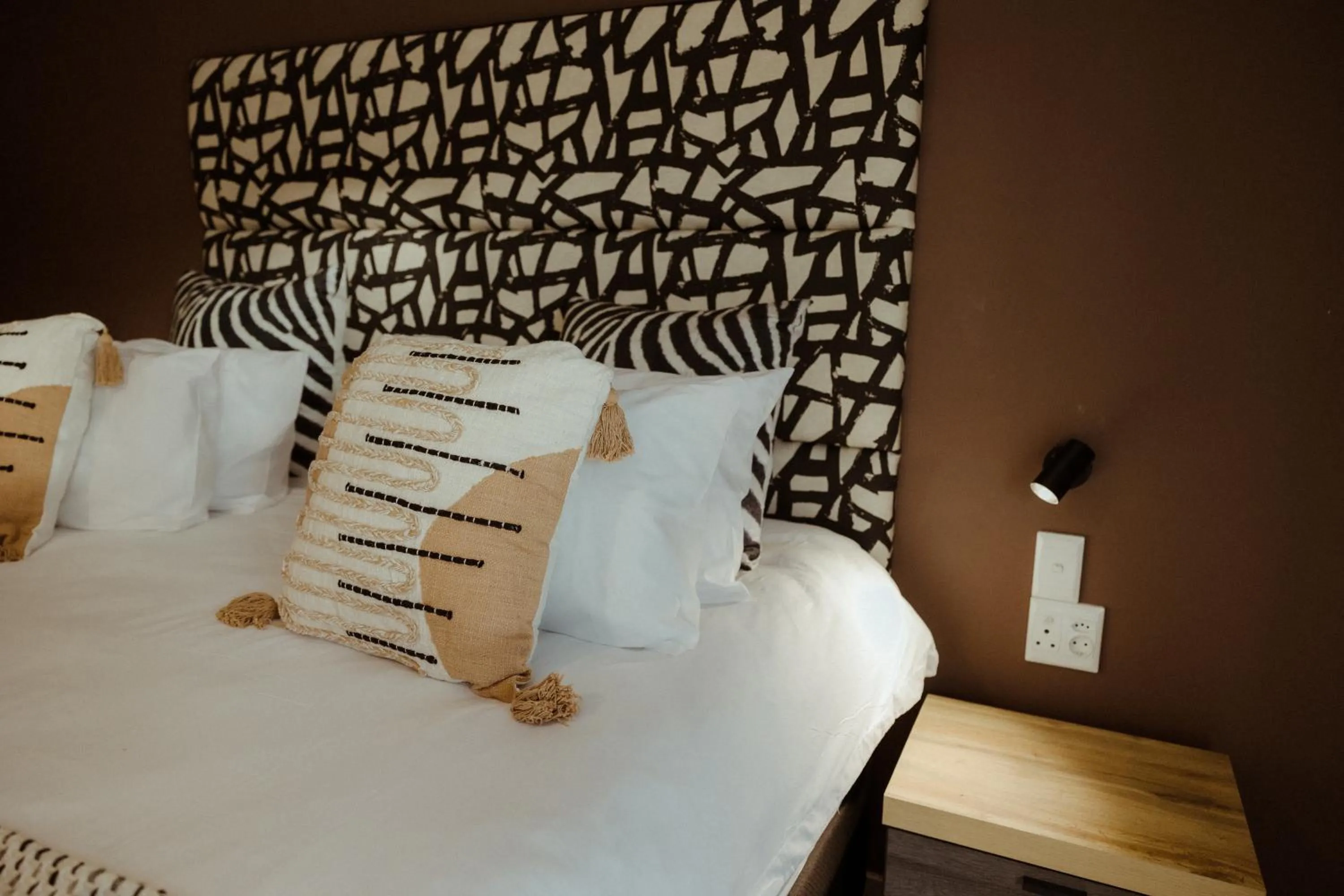 Bed in Out of Africa Town Lodge