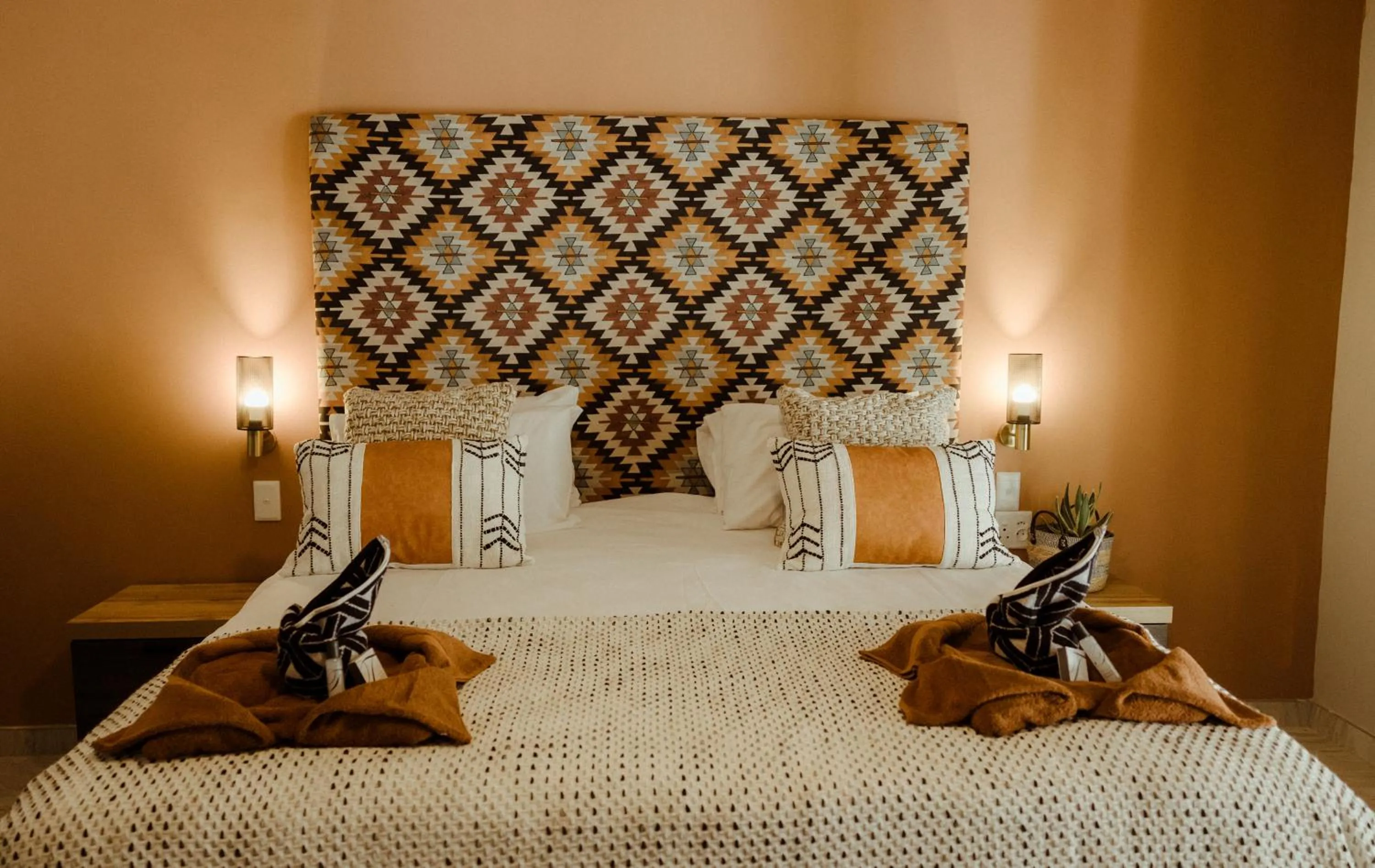 Bed in Out of Africa Town Lodge