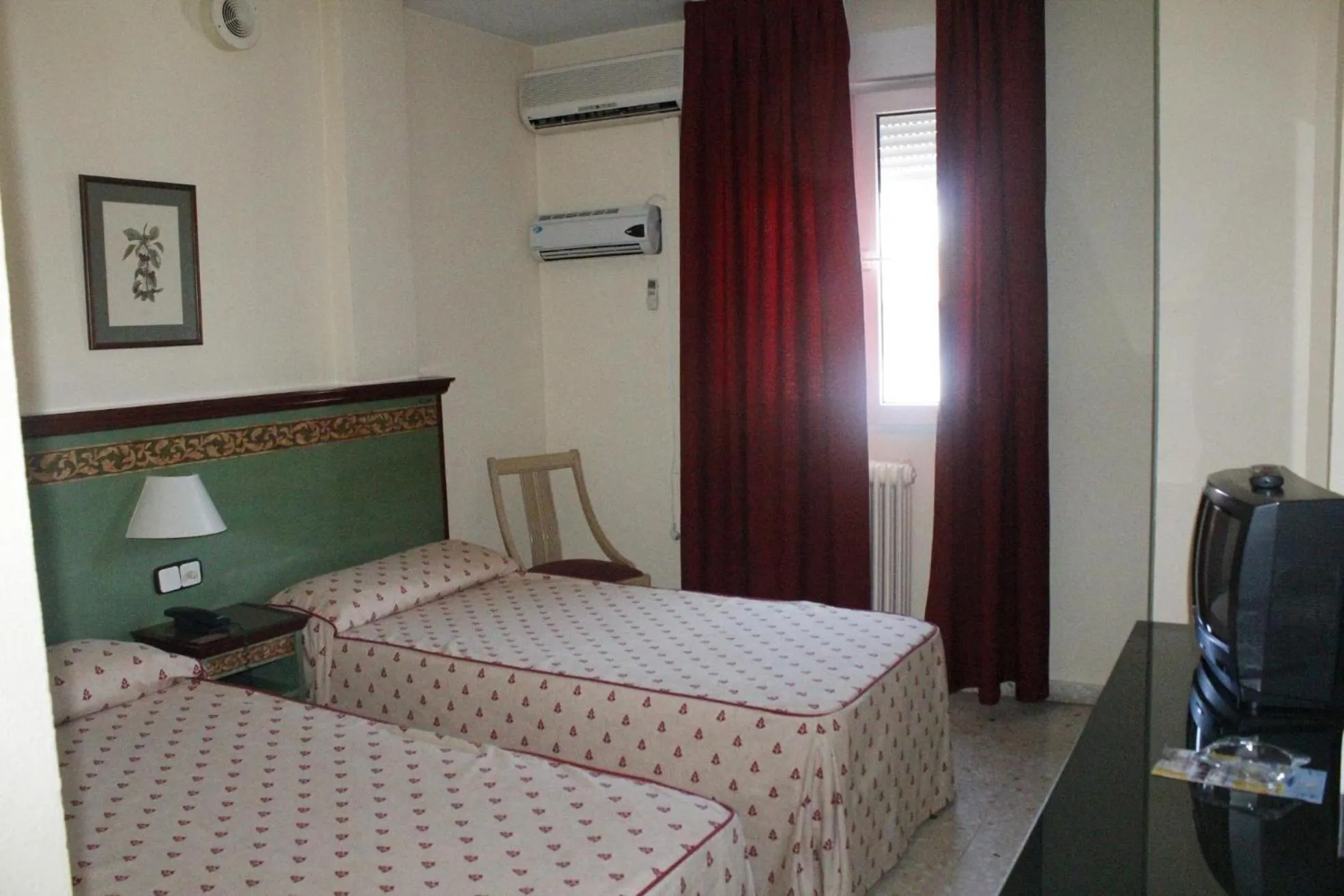 Bed in Hotel Restaurante Logasasanti