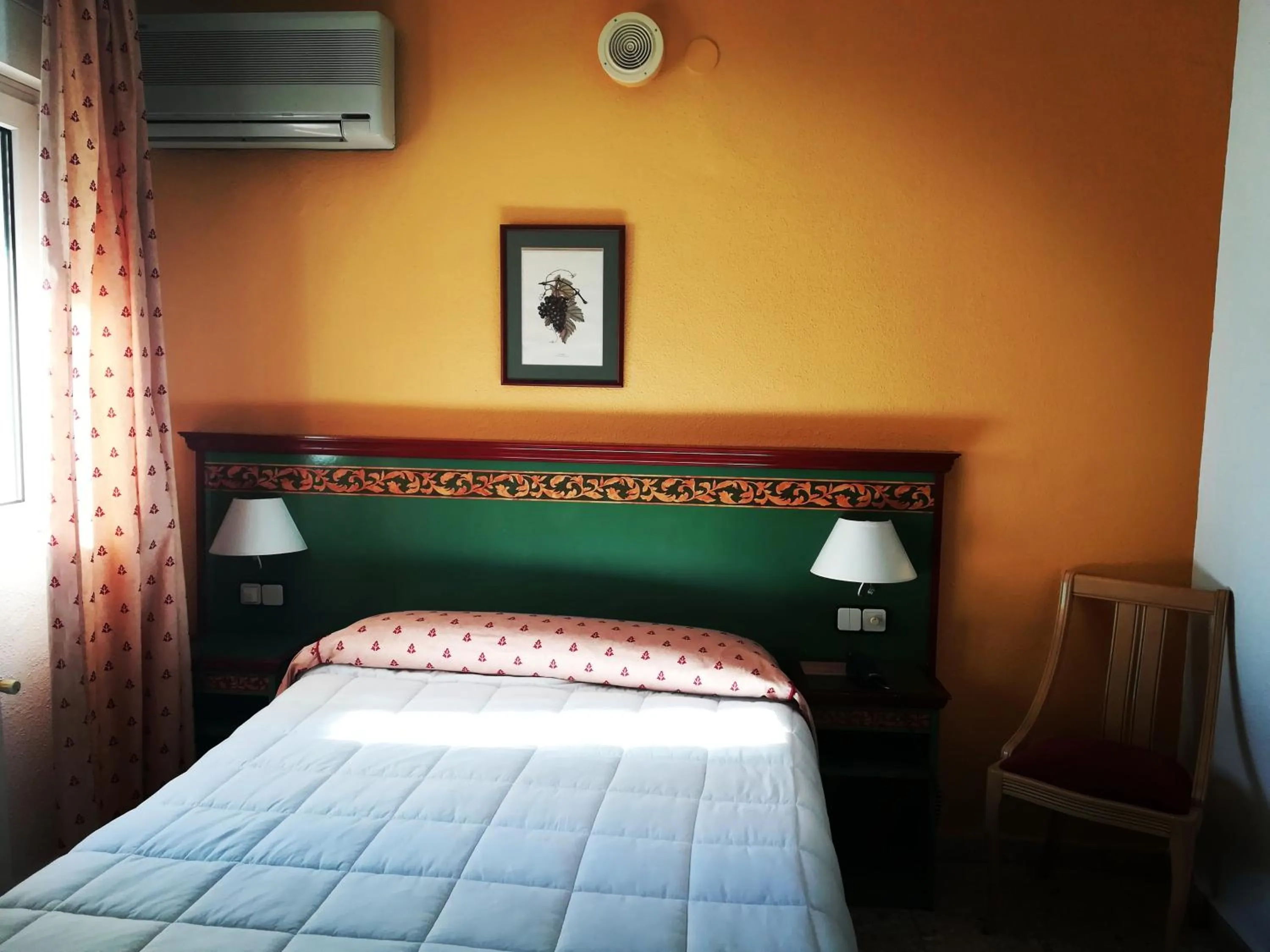 Photo of the whole room, Bed in Hotel Restaurante Logasasanti