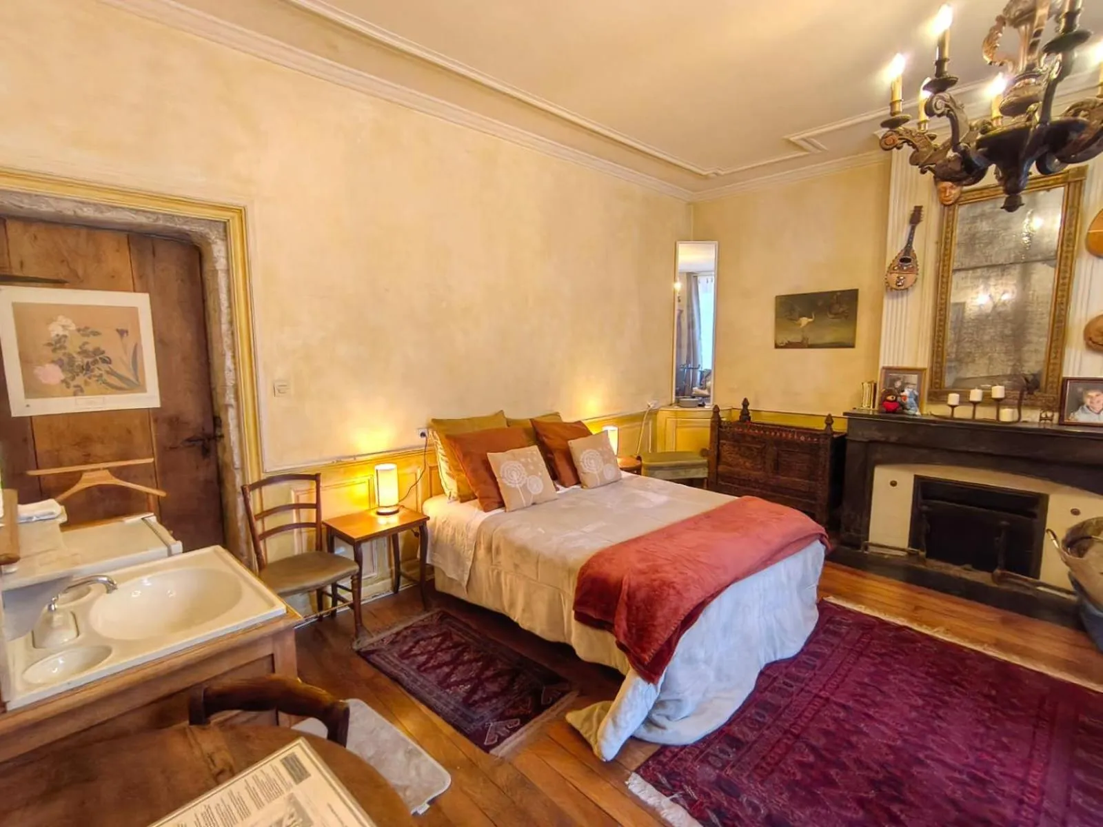 Bed in Maison Romane 1136