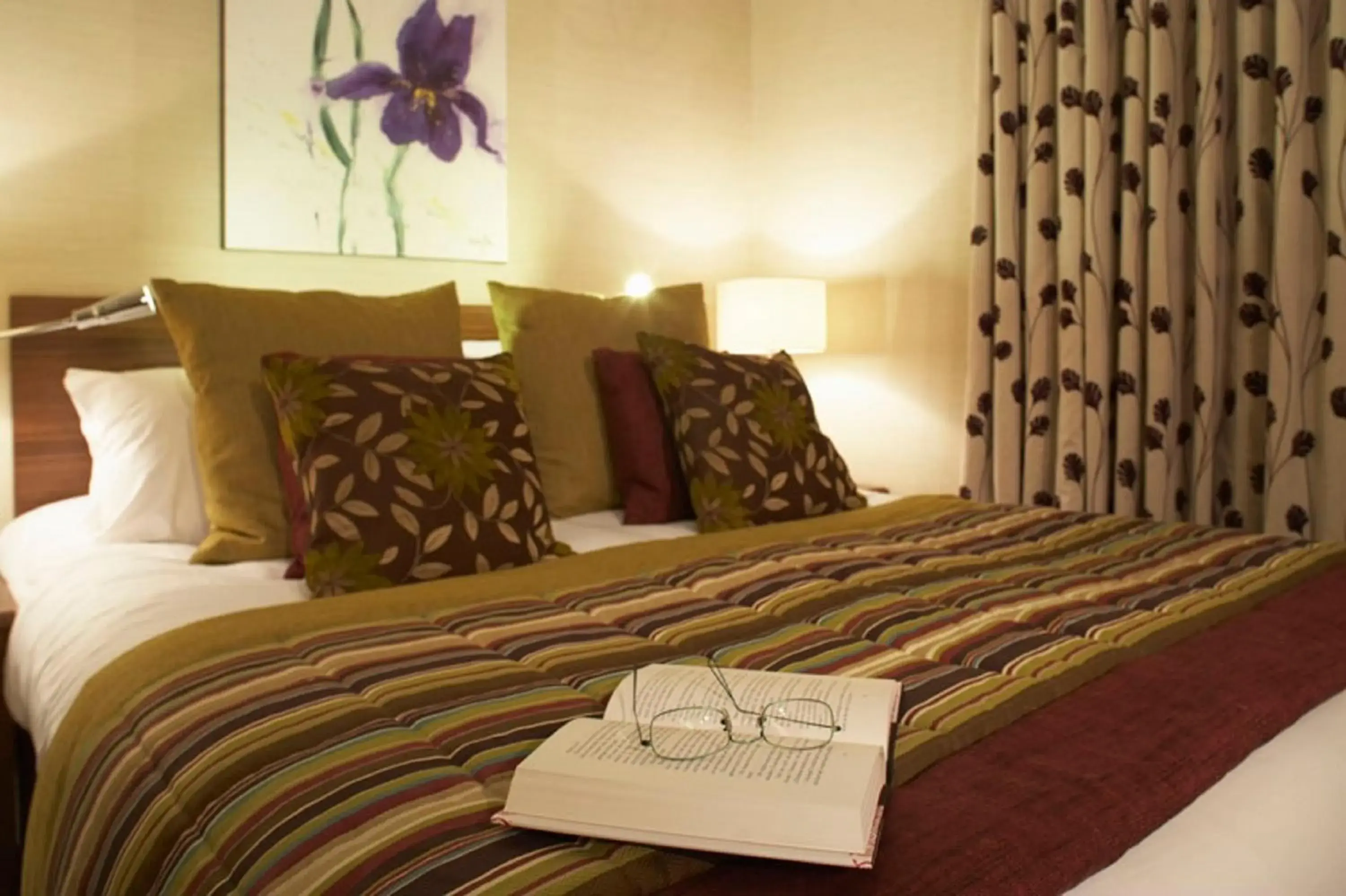 Deluxe Double Room with Double Bed - Non-Smoking in The Bull Hotel; Sure Hotel Collection by Best Western Deluxe Double Room with Double Bed - Non-Smoking in The Bull Hotel; Sure Hotel Collection by Best Western