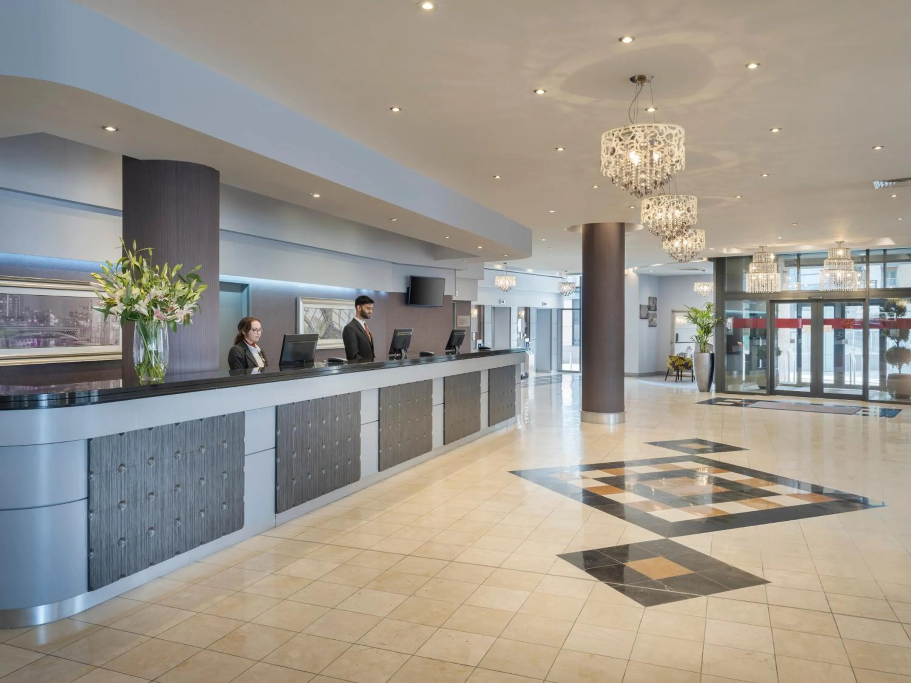 Lobby or reception in Leonardo Hotel Leeds