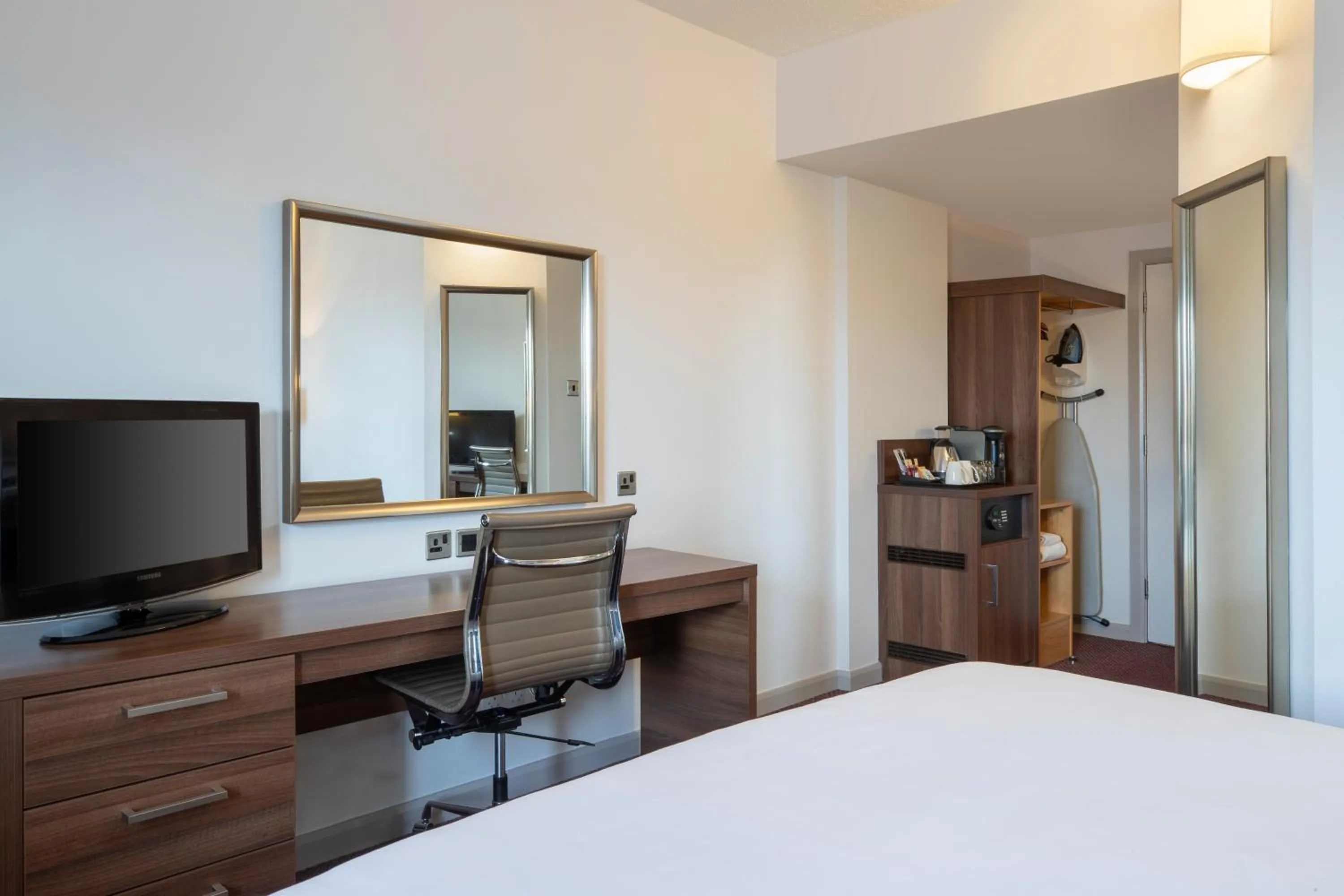 Bed in Leonardo Hotel Leeds