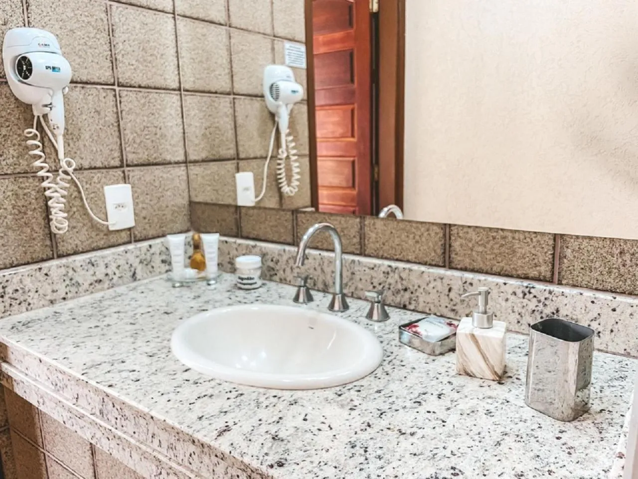 Pousada Colina das Andorinhas