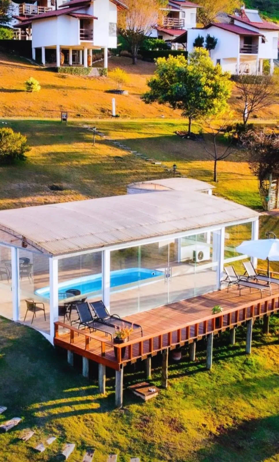 Swimming pool in Pousada Colina das Andorinhas