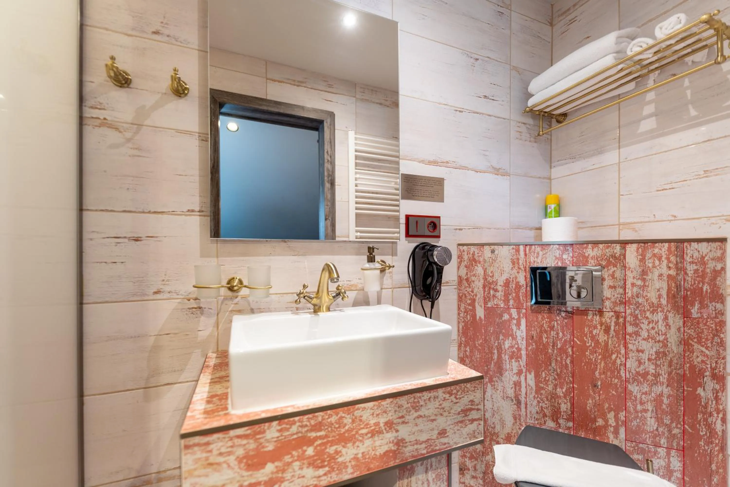 Shower in Padre Boutique Hotel