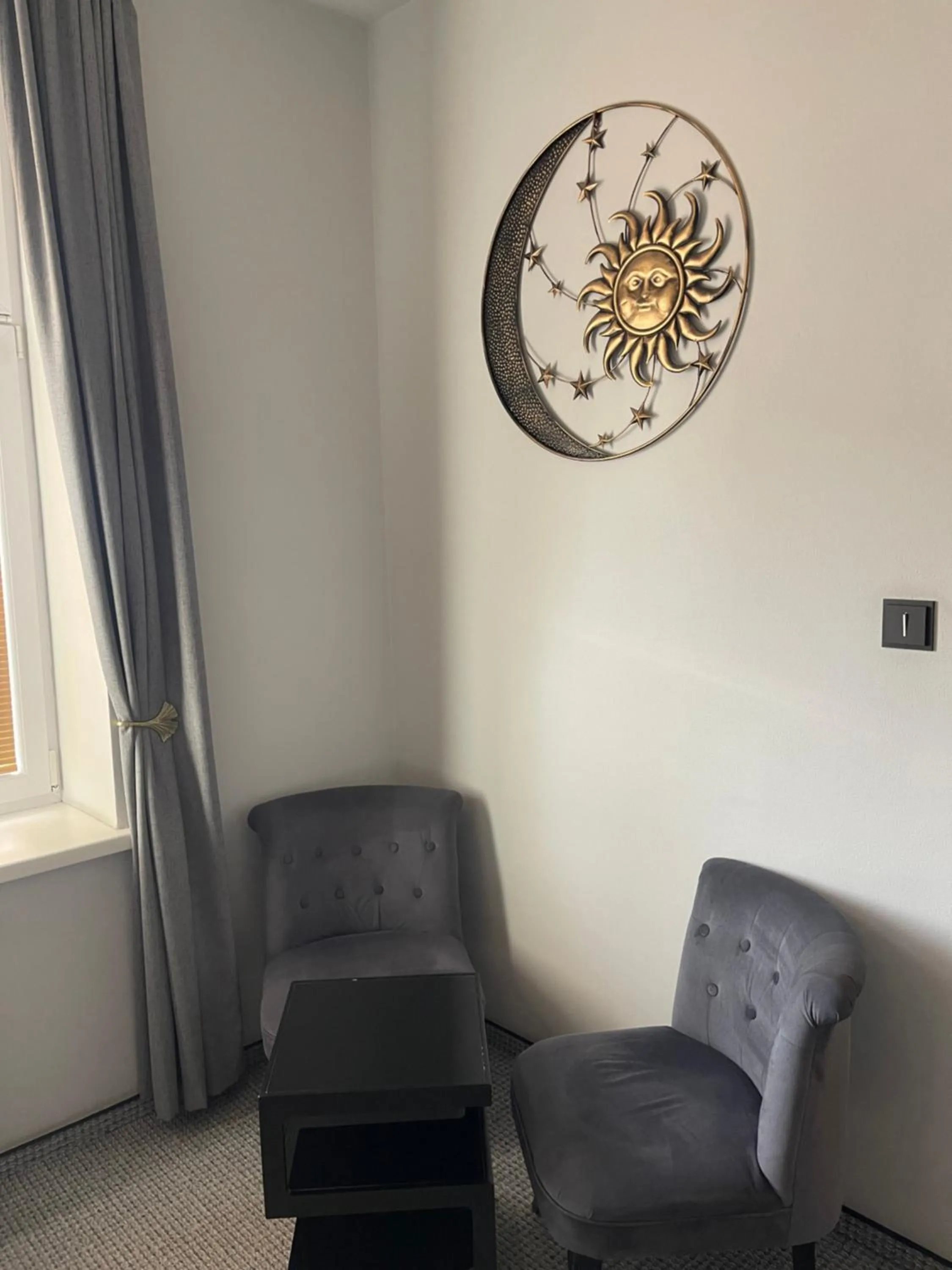 room service in Padre Boutique Hotel