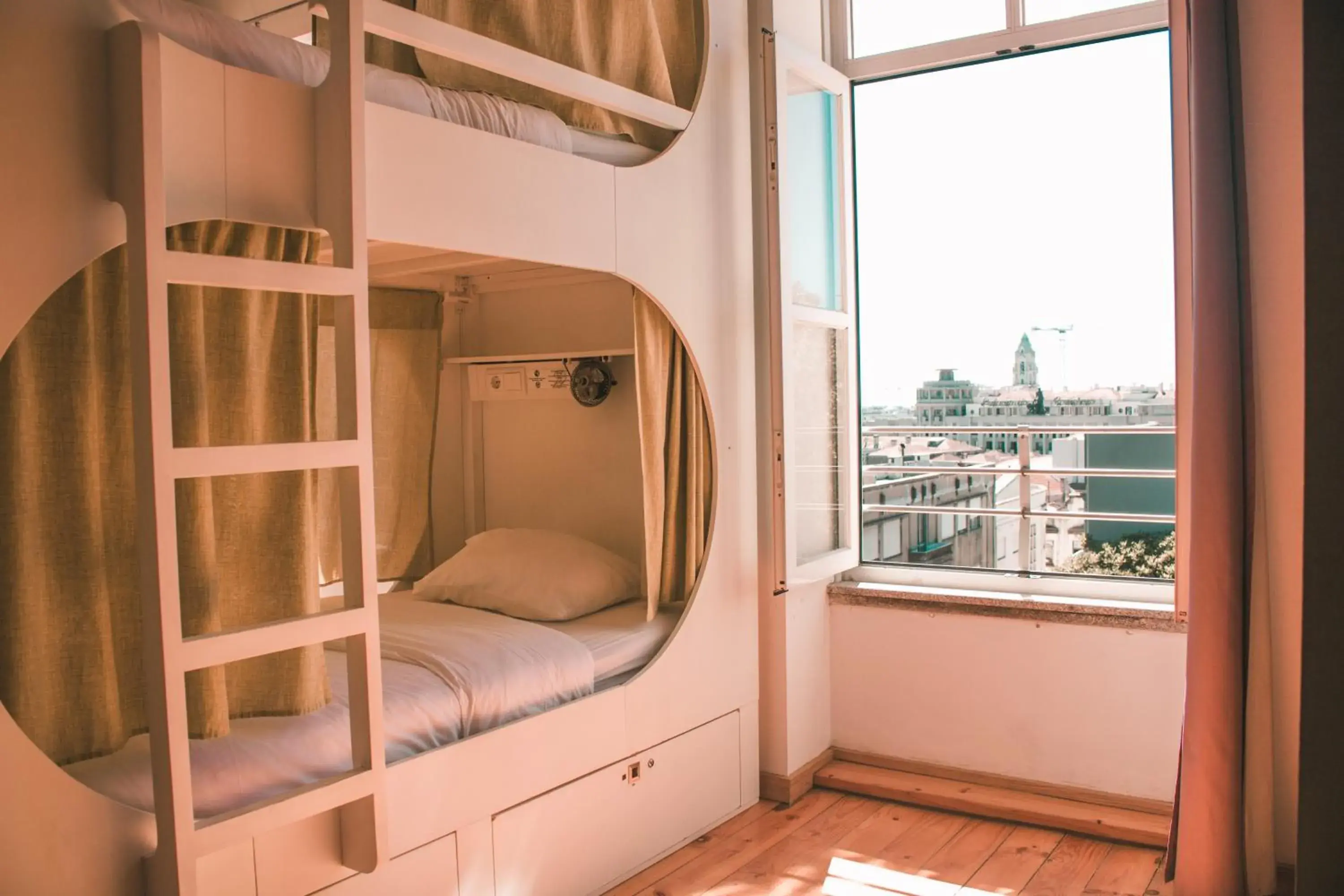 Capsule in 12-Bed Mixed Dormitory Room with Private Bathroom in Urban Garden Porto Central Hostel Capsule in 12-Bed Mixed Dormitory Room with Private Bathroom in Urban Garden Porto Central Hostel