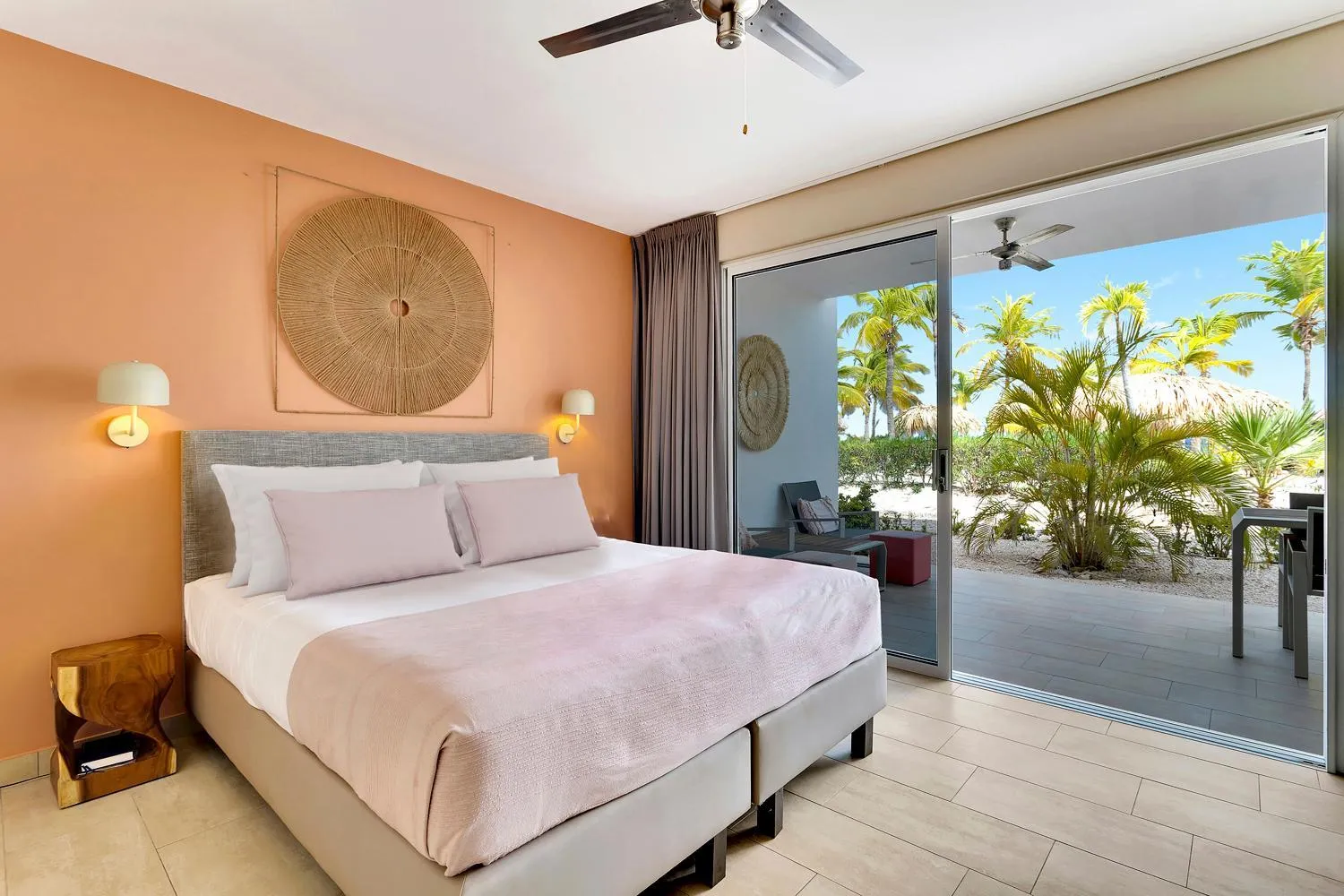 Bedroom, Bed in Delfins Beach Resort Bonaire, Tapestry Collection by Hilton