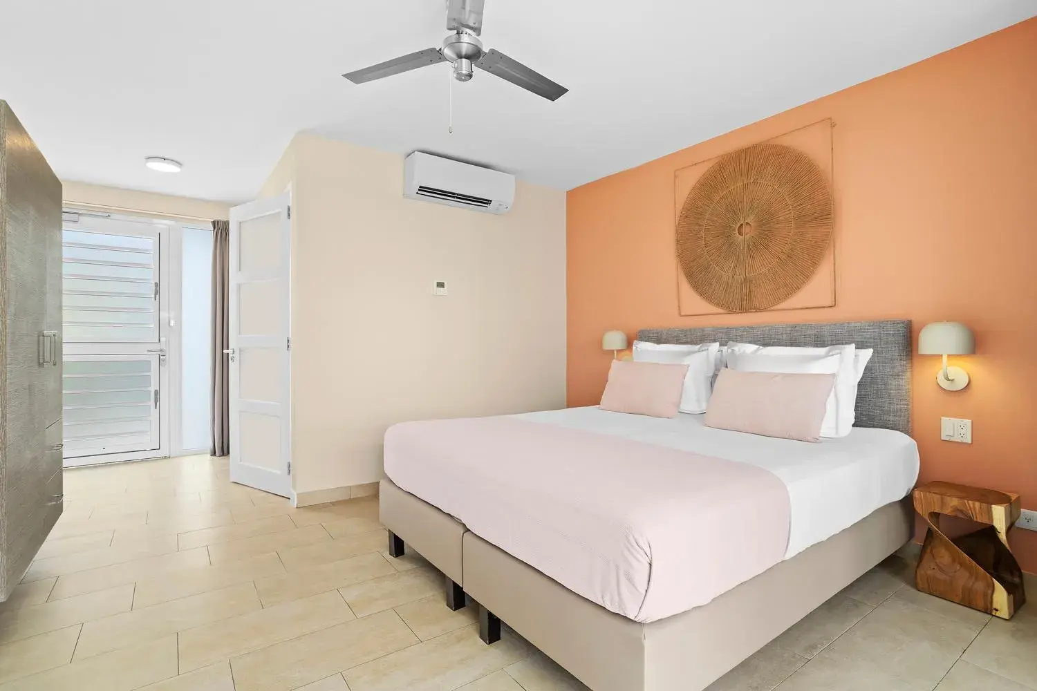 Bed in Delfins Beach Resort Bonaire, Tapestry Collection by Hilton Bed in Delfins Beach Resort Bonaire, Tapestry Collection by Hilton