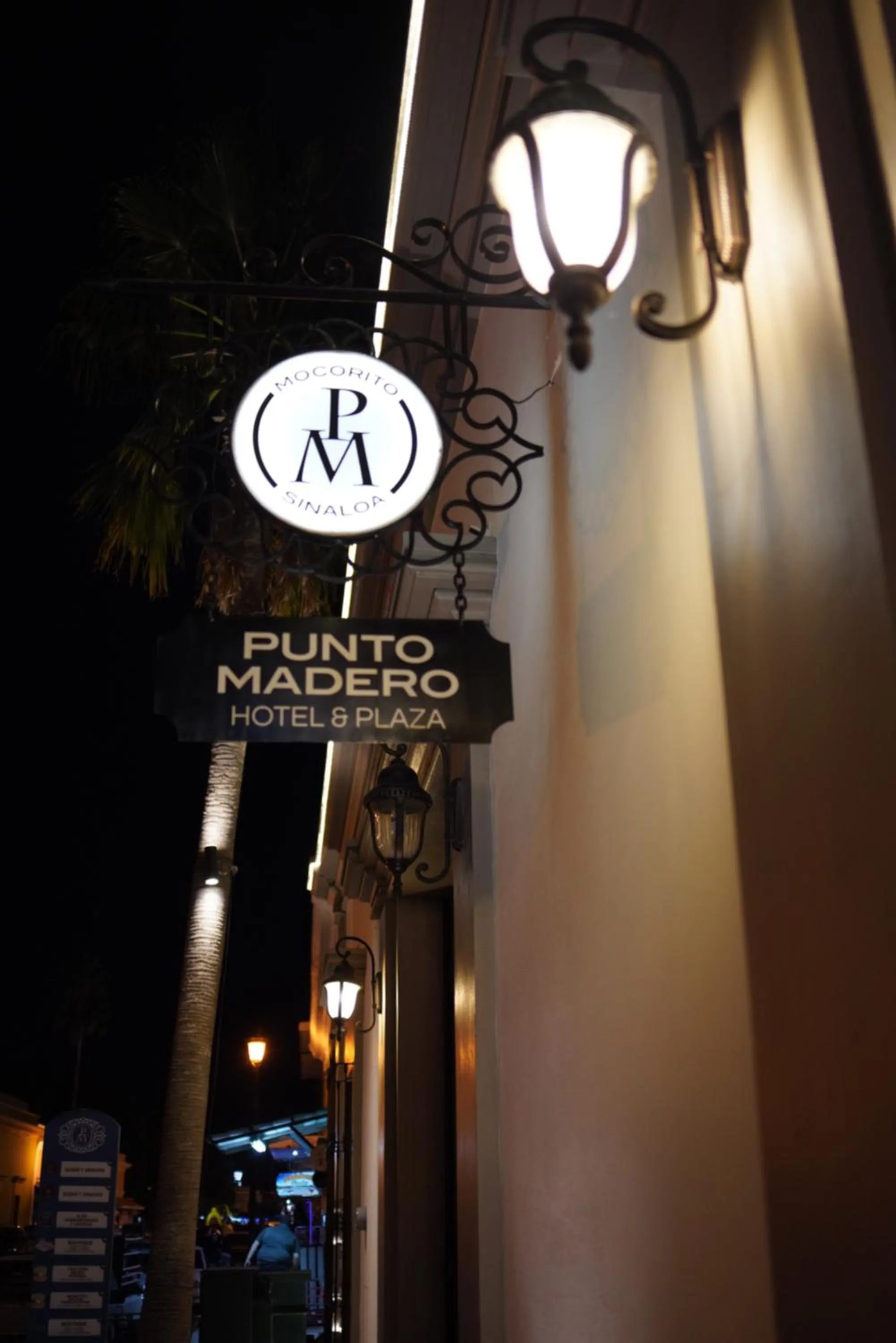 Property logo or sign in Punto Madero Hotel & Plaza