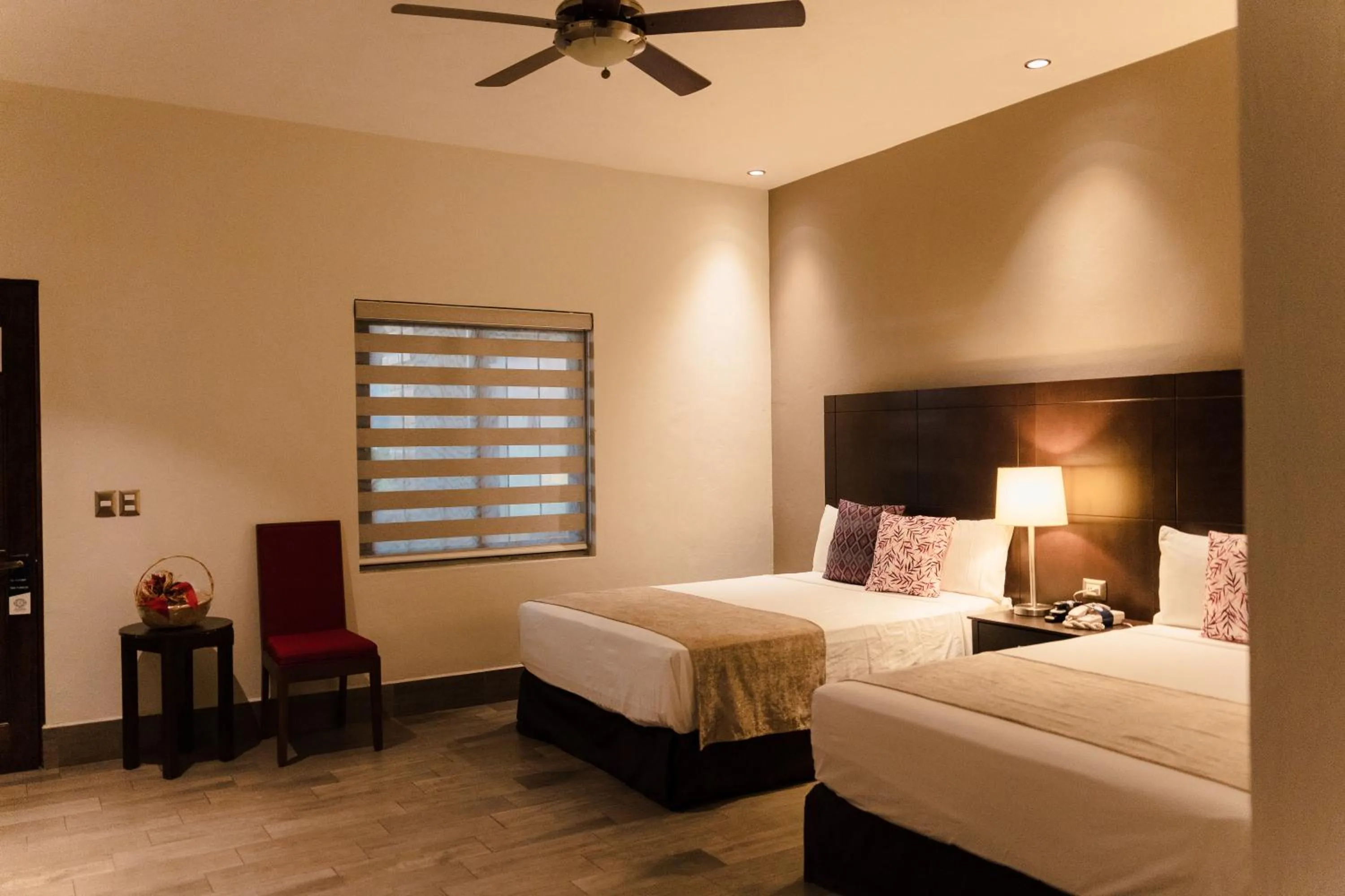 Bed in Punto Madero Hotel & Plaza