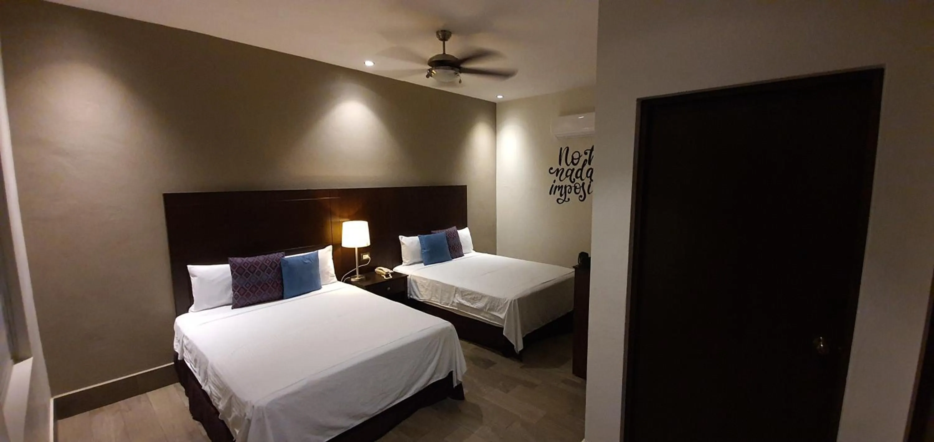 Bedroom, Bed in Punto Madero Hotel & Plaza