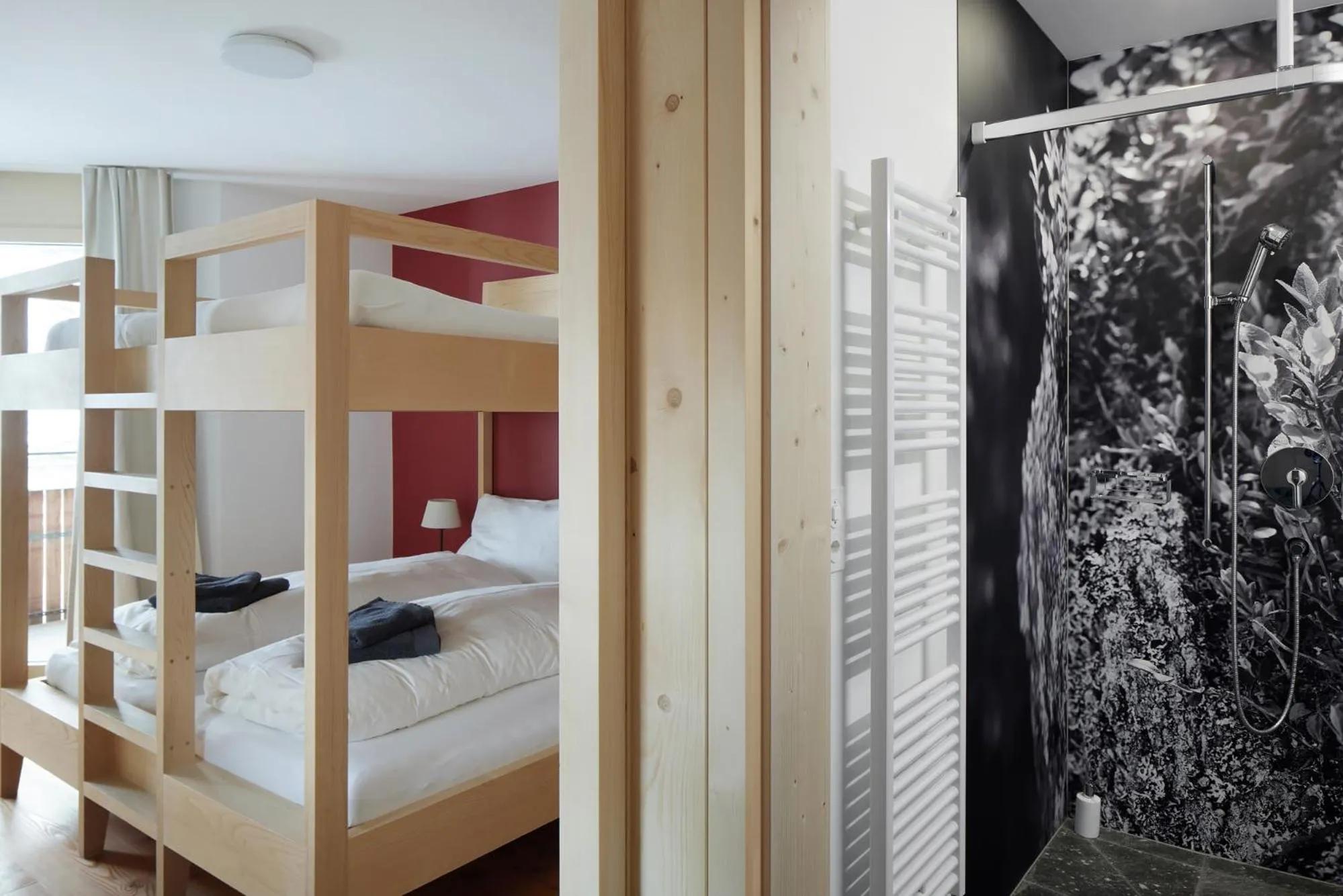 Bathroom, Bed in medelina