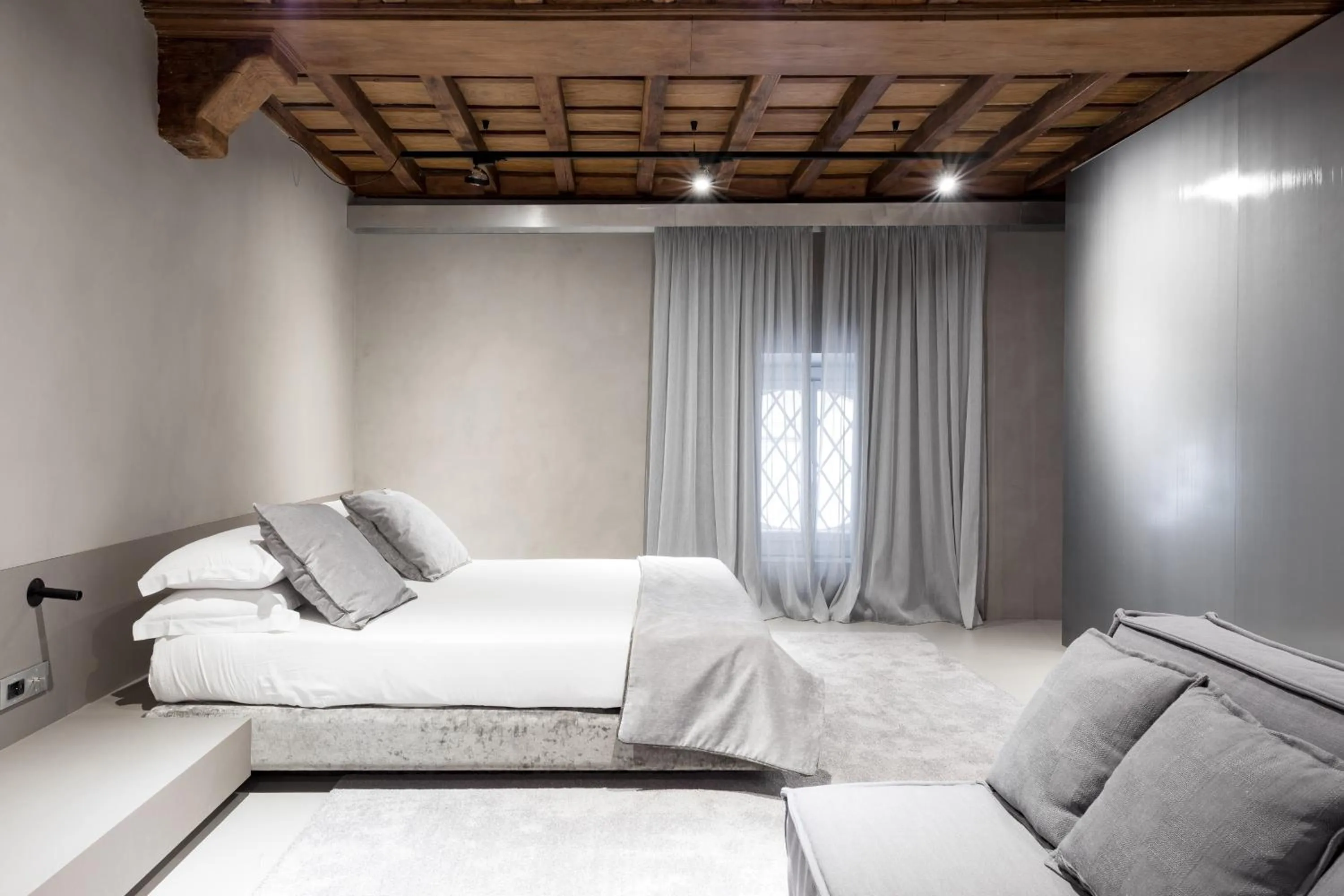 Photo of the whole room, Bed in Hotel dei Barbieri