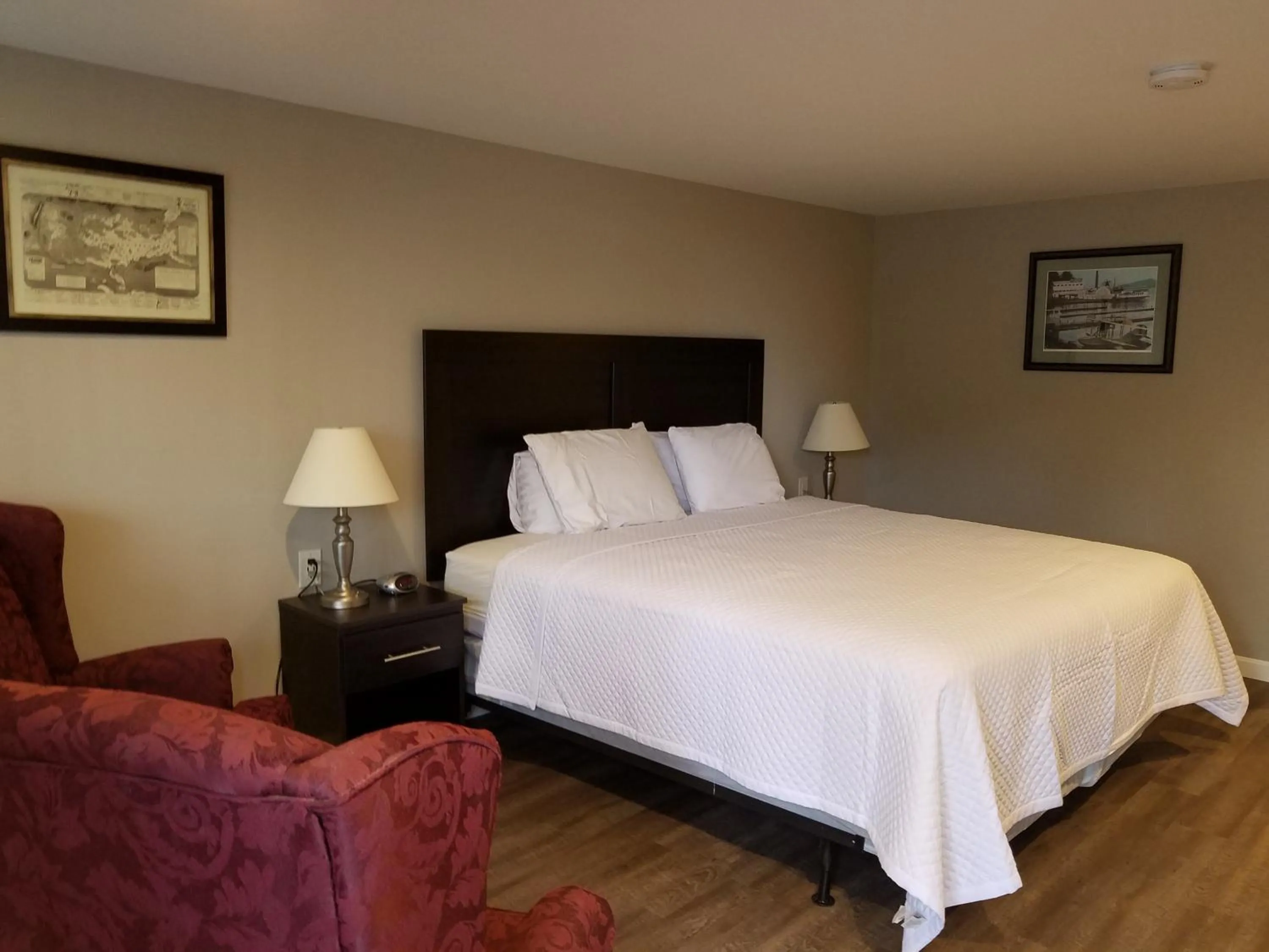 Bedroom, Bed in Grand View Resort