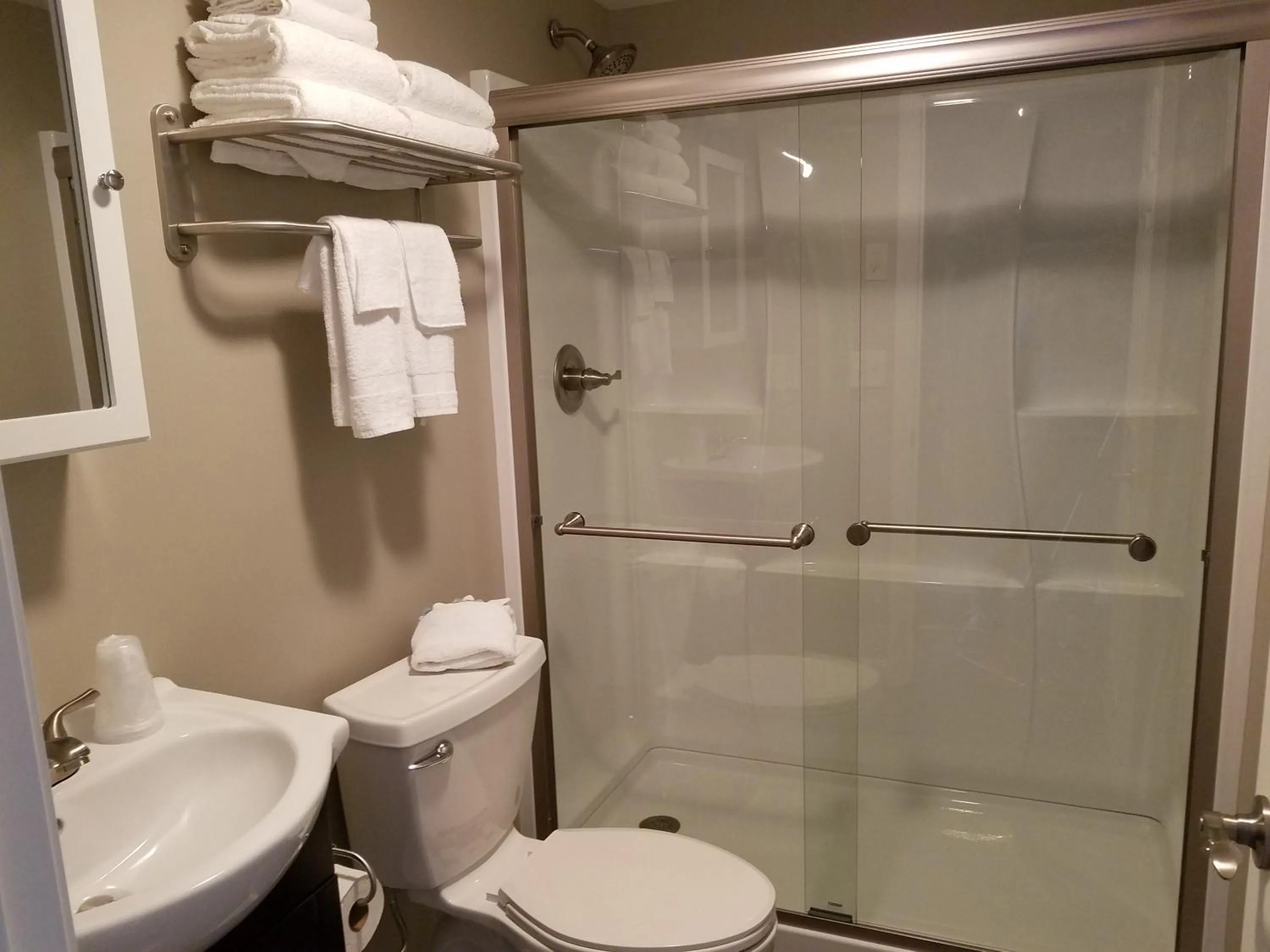 Shower in Grand View Resort