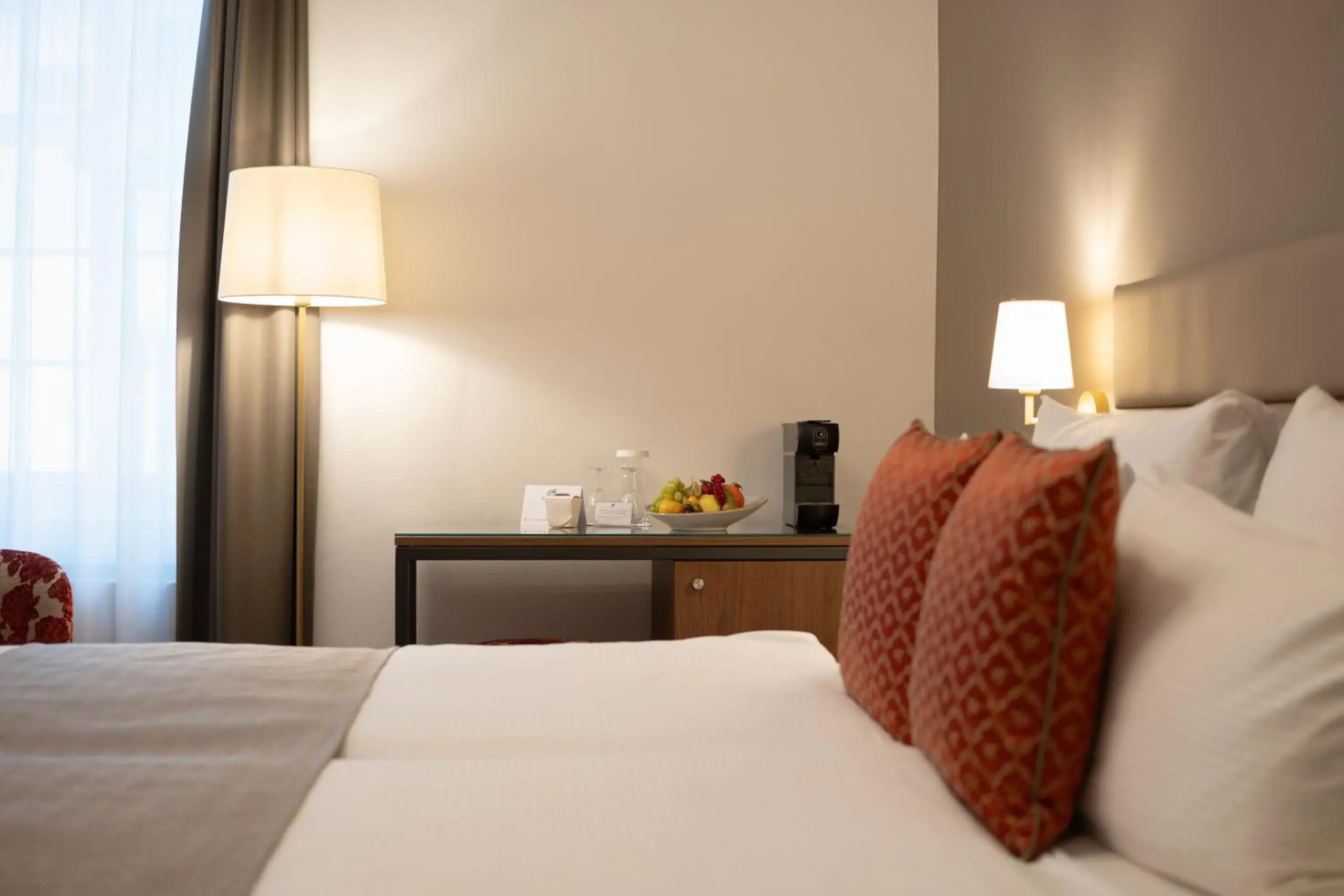 Double room facing the Chapel Bridge 19m2 in Hotel Des Alpes Double room facing the Chapel Bridge 19m2 in Hotel Des Alpes