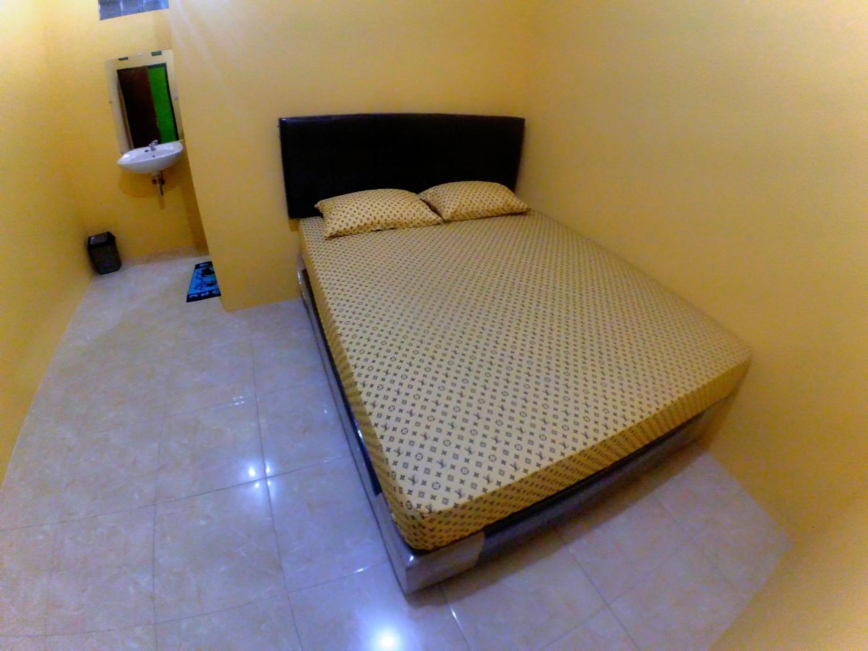 Budget Double Room in Nitha Homestay