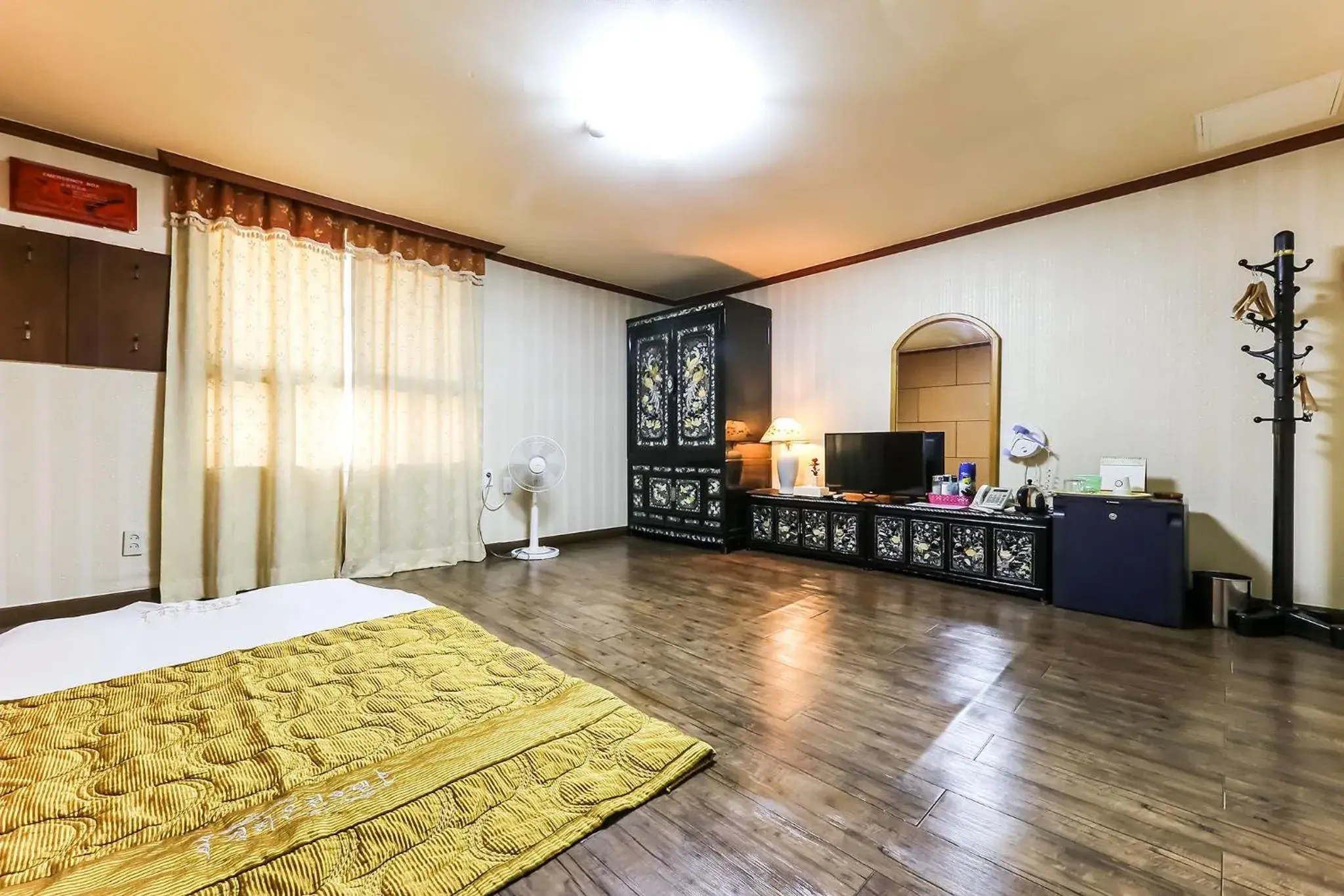 Bed in Kyungha Spa Hotel Bed in Kyungha Spa Hotel