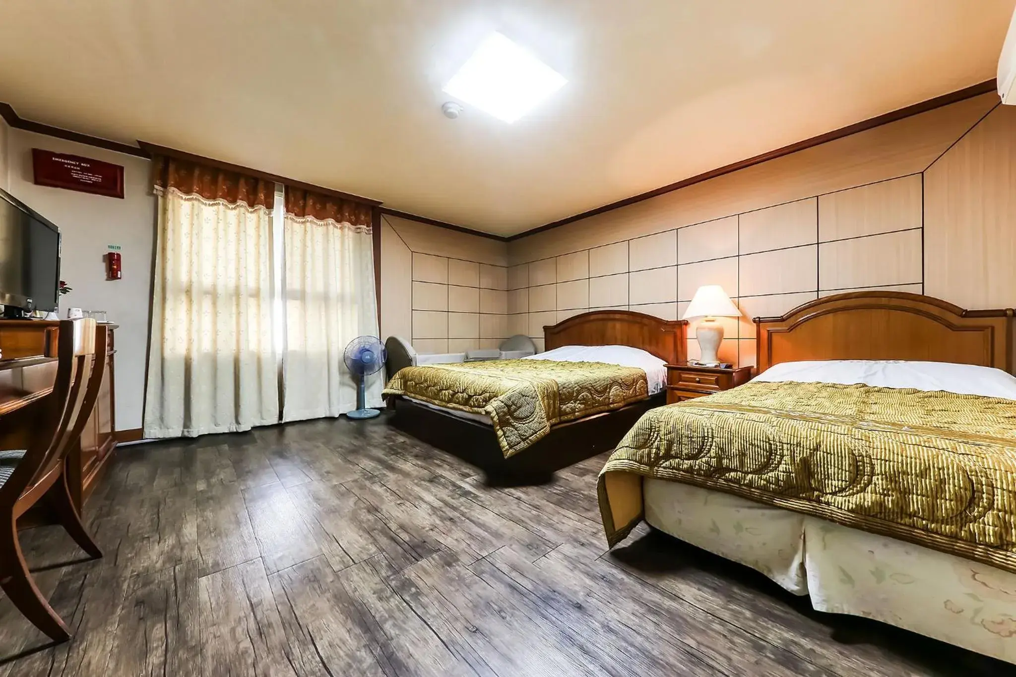 Bed in Kyungha Spa Hotel Bed in Kyungha Spa Hotel