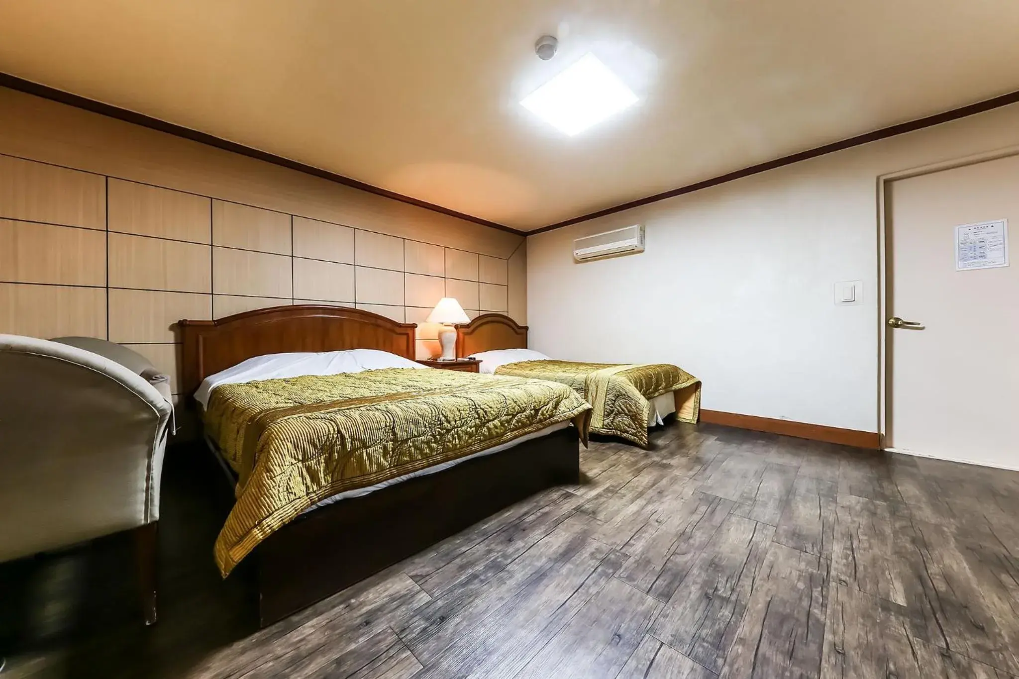 Bed in Kyungha Spa Hotel Bed in Kyungha Spa Hotel