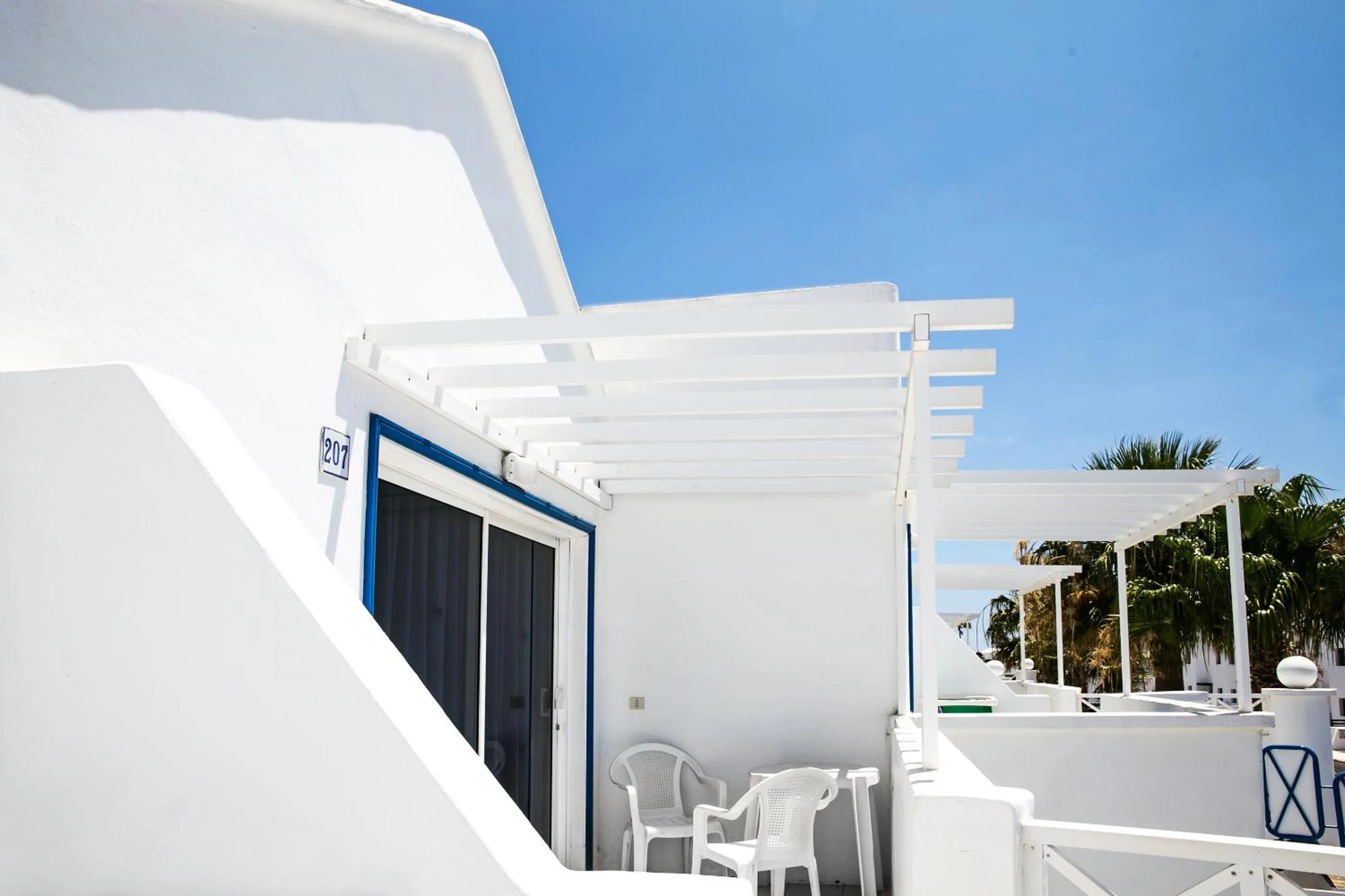 Property building in Apartamentos LIVVO Oasis