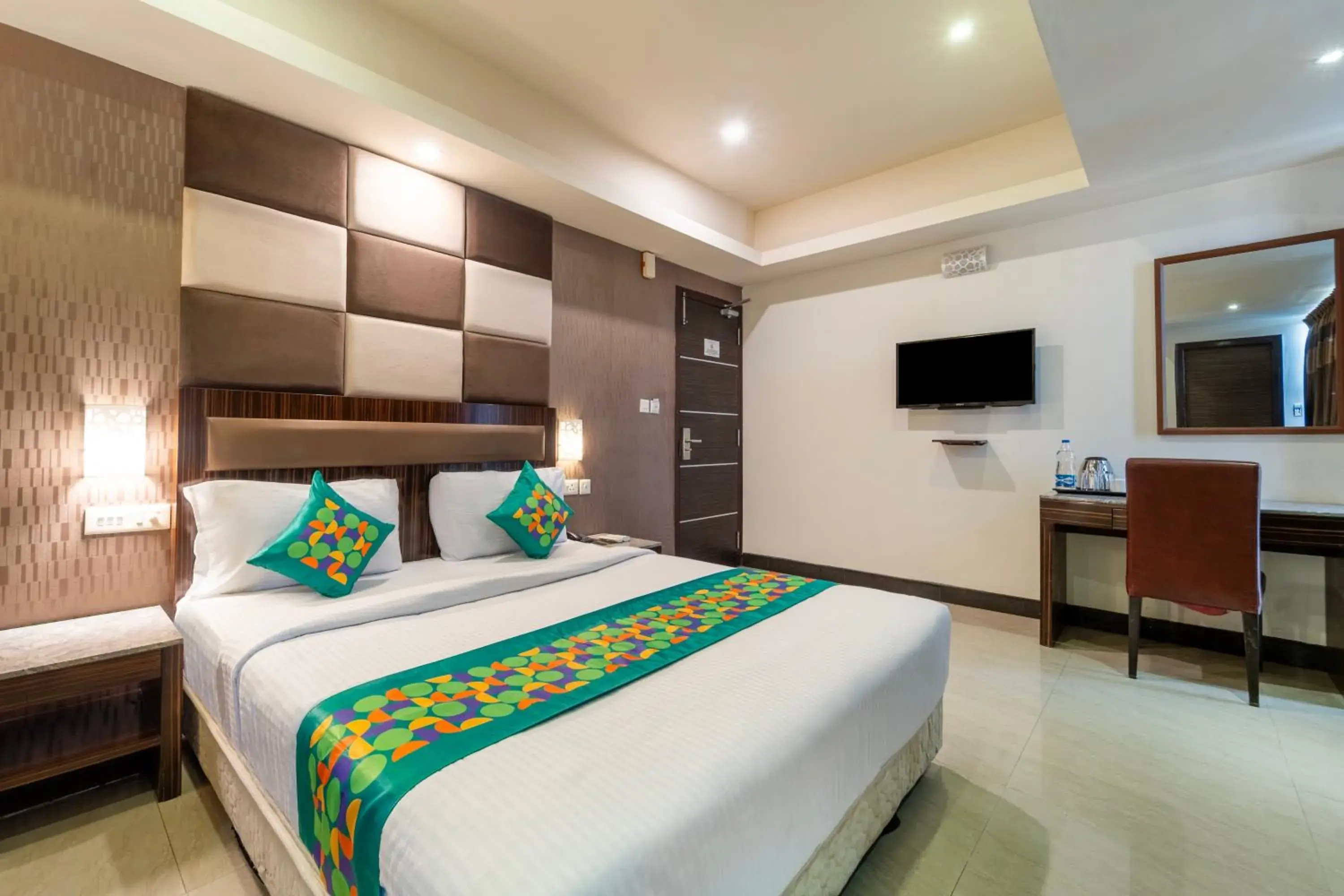 Bedroom, Bed in Treebo Venition Inn Bedroom, Bed in Treebo Venition Inn