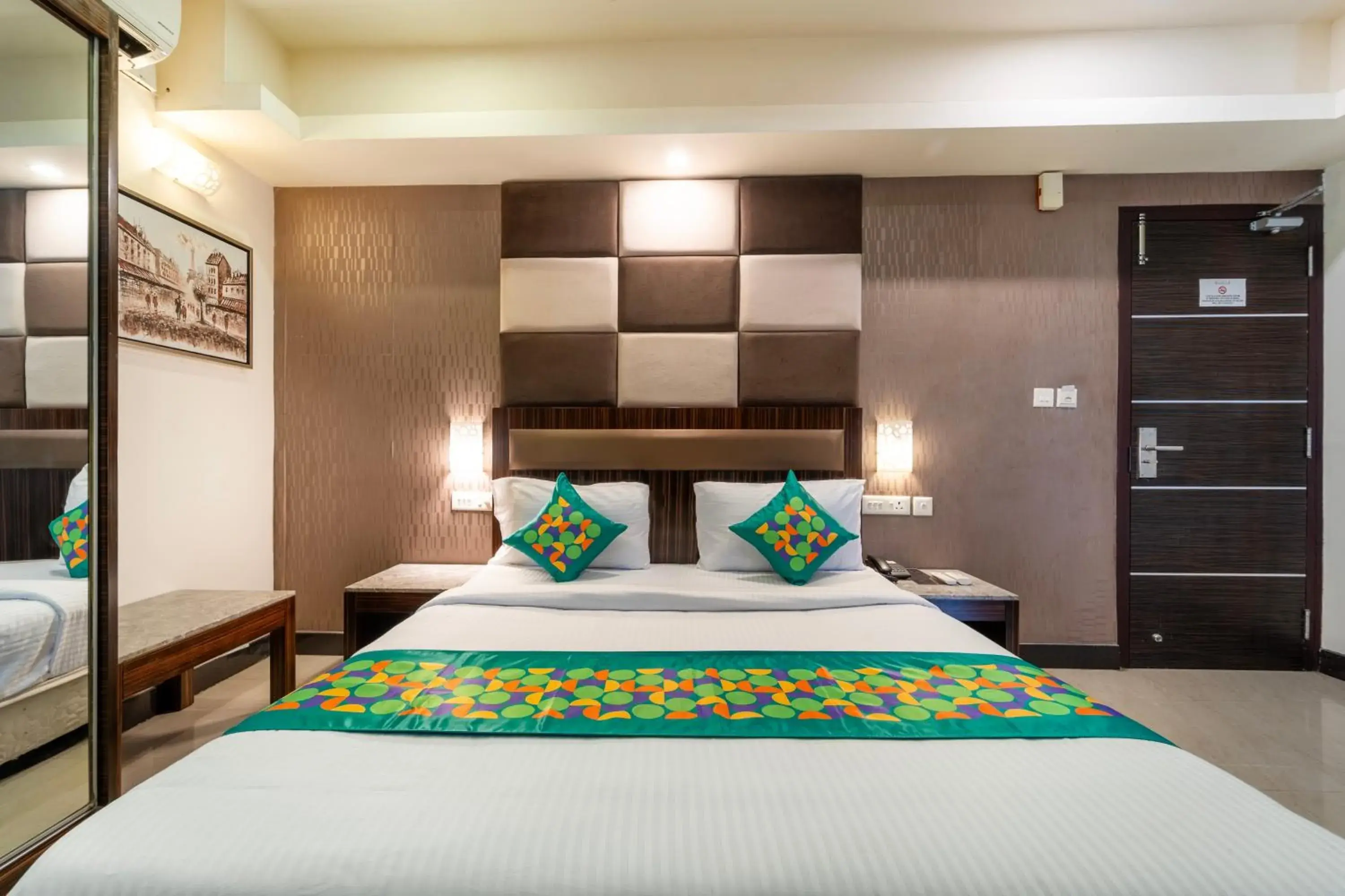 Bedroom, Bed in Treebo Venition Inn Bedroom, Bed in Treebo Venition Inn