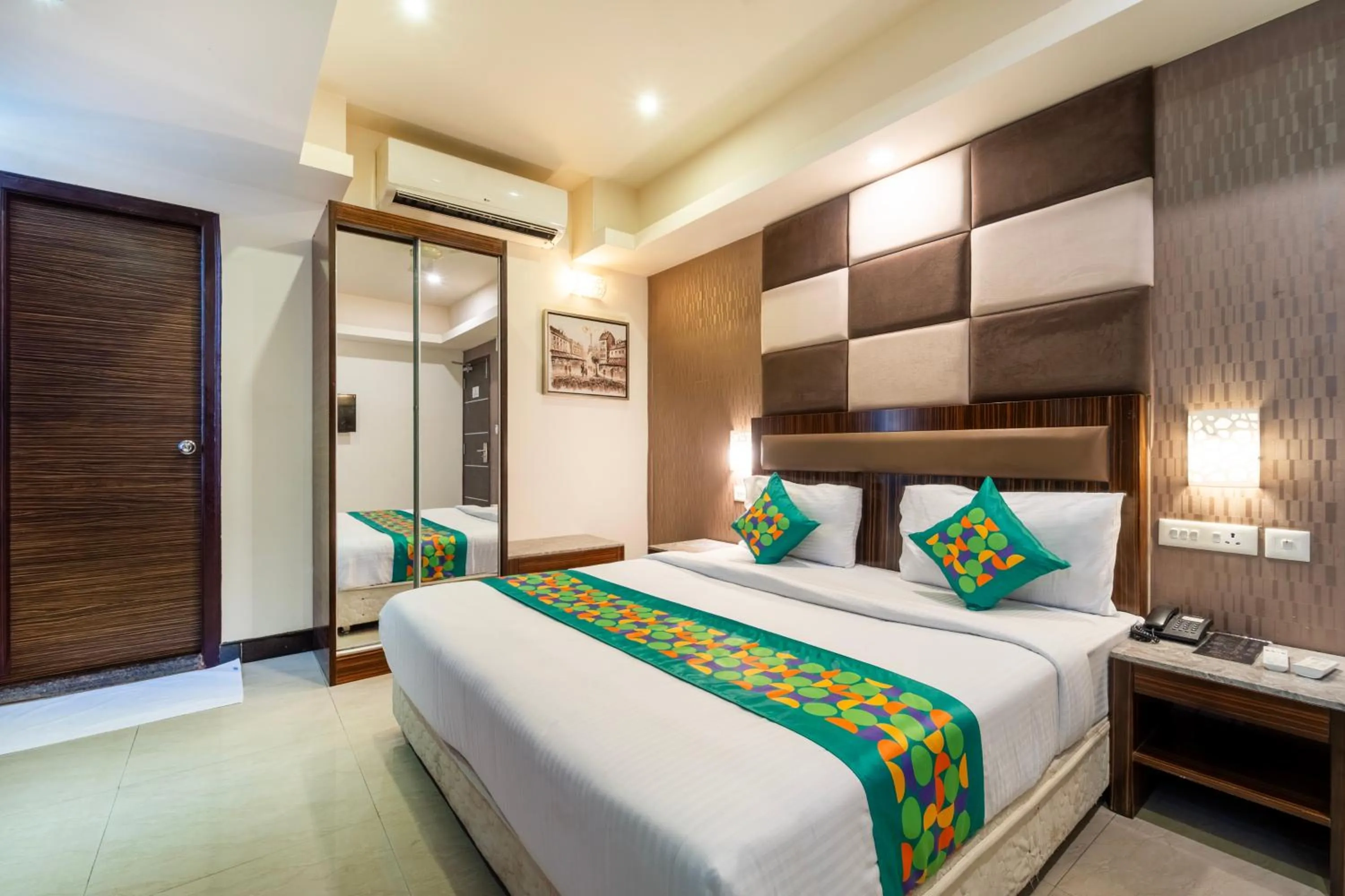 Bedroom, Bed in Treebo Venition Inn