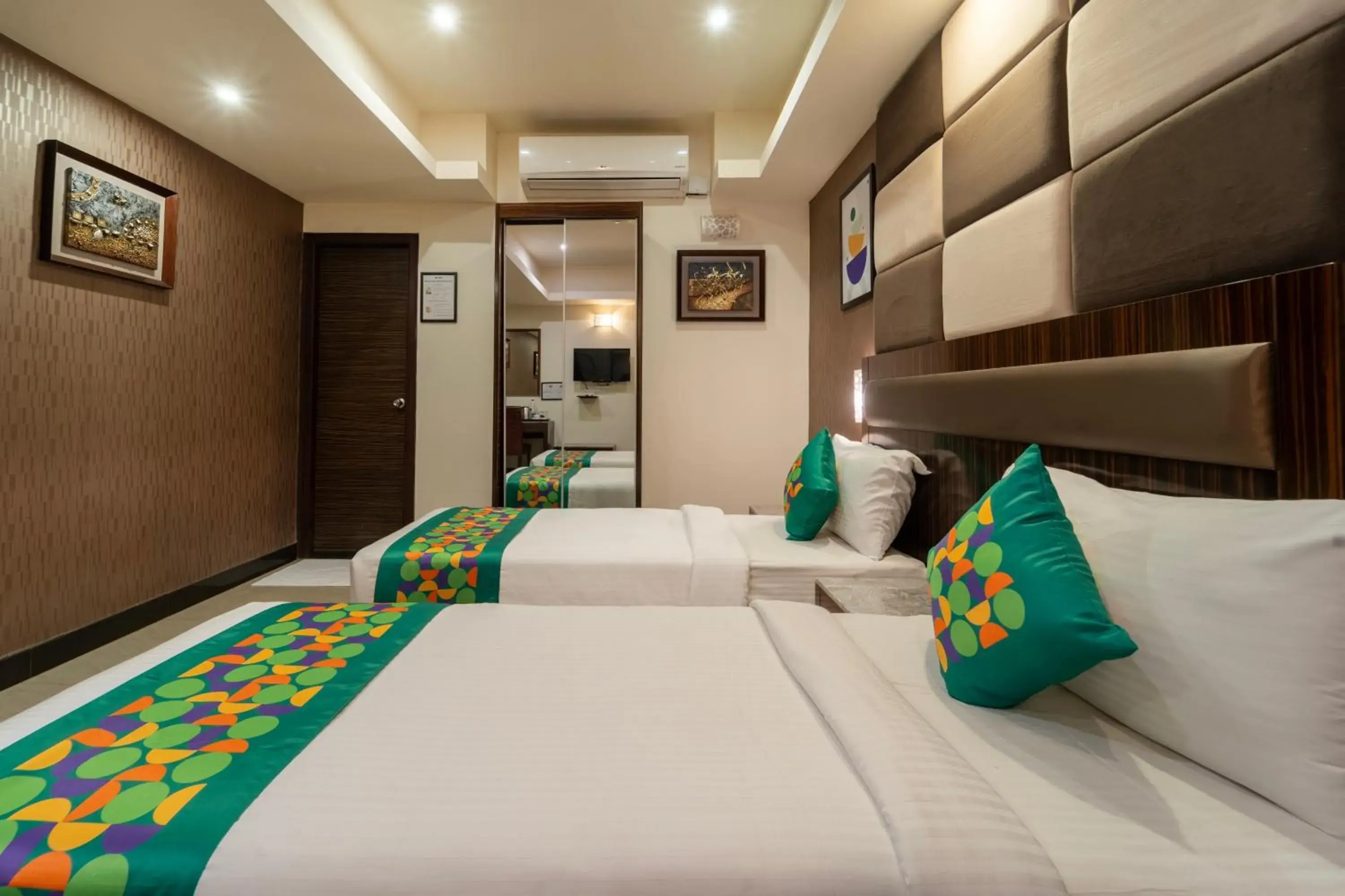 Bedroom, Bed in Treebo Venition Inn Bedroom, Bed in Treebo Venition Inn