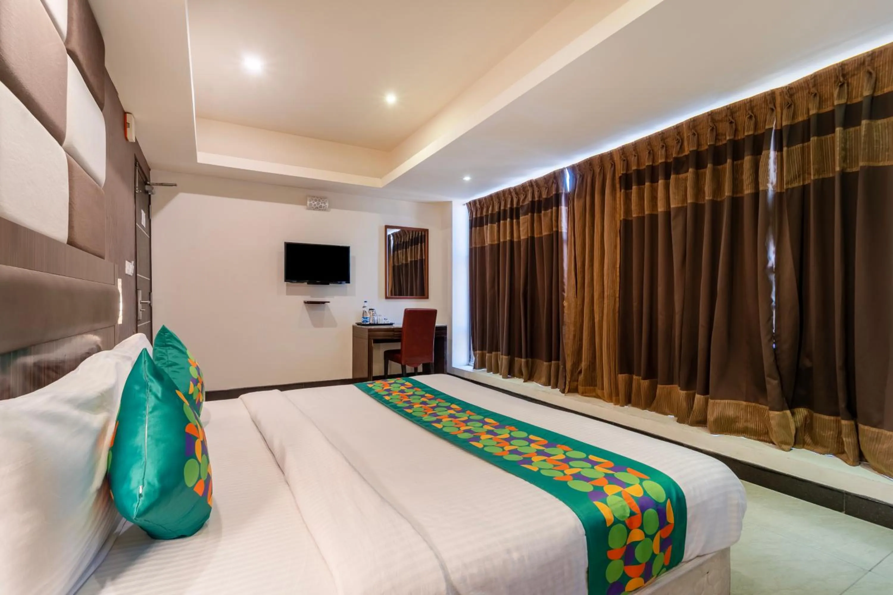 Bedroom, Bed in Treebo Venition Inn