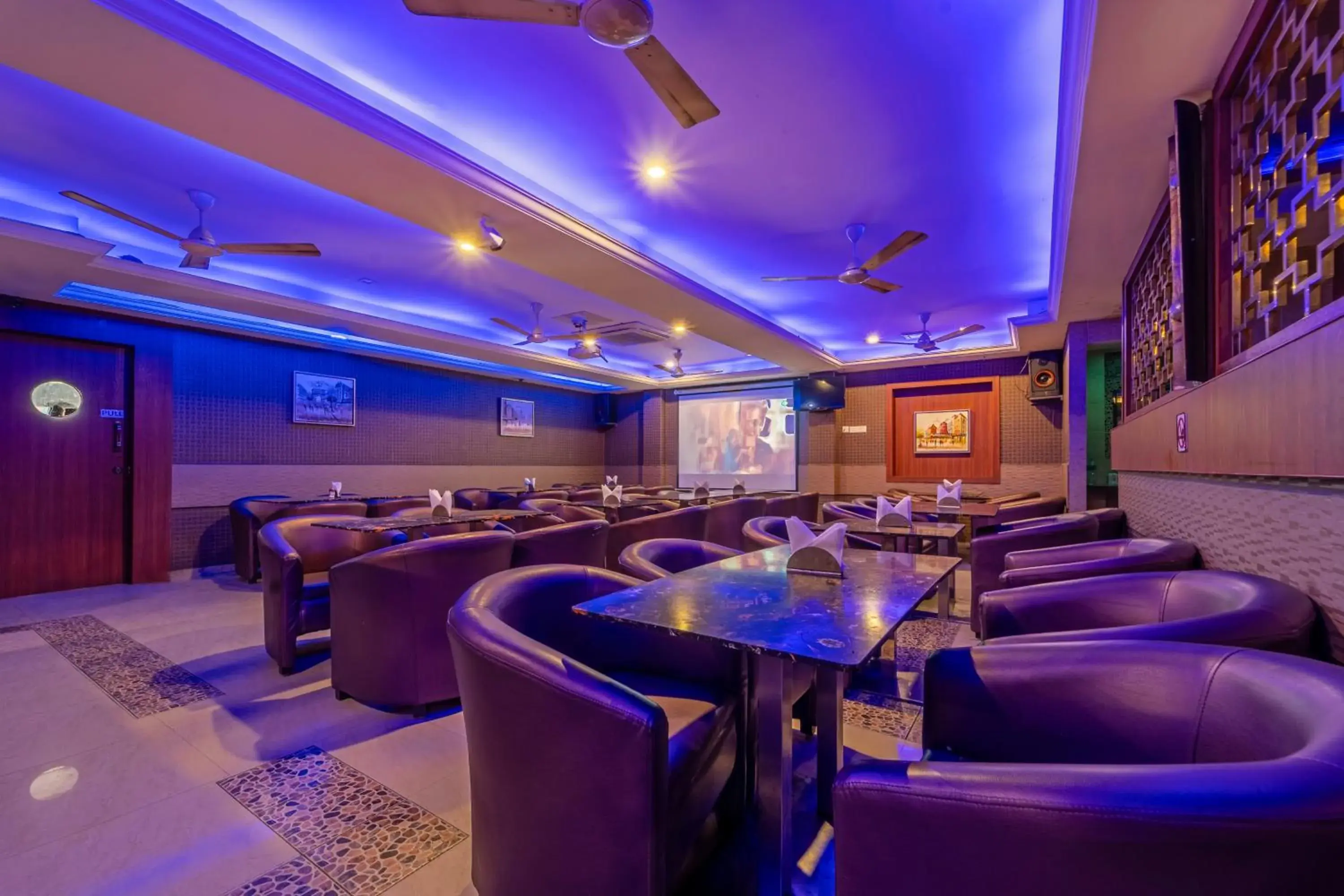 Restaurant/places to eat in Treebo Venition Inn Restaurant/places to eat in Treebo Venition Inn