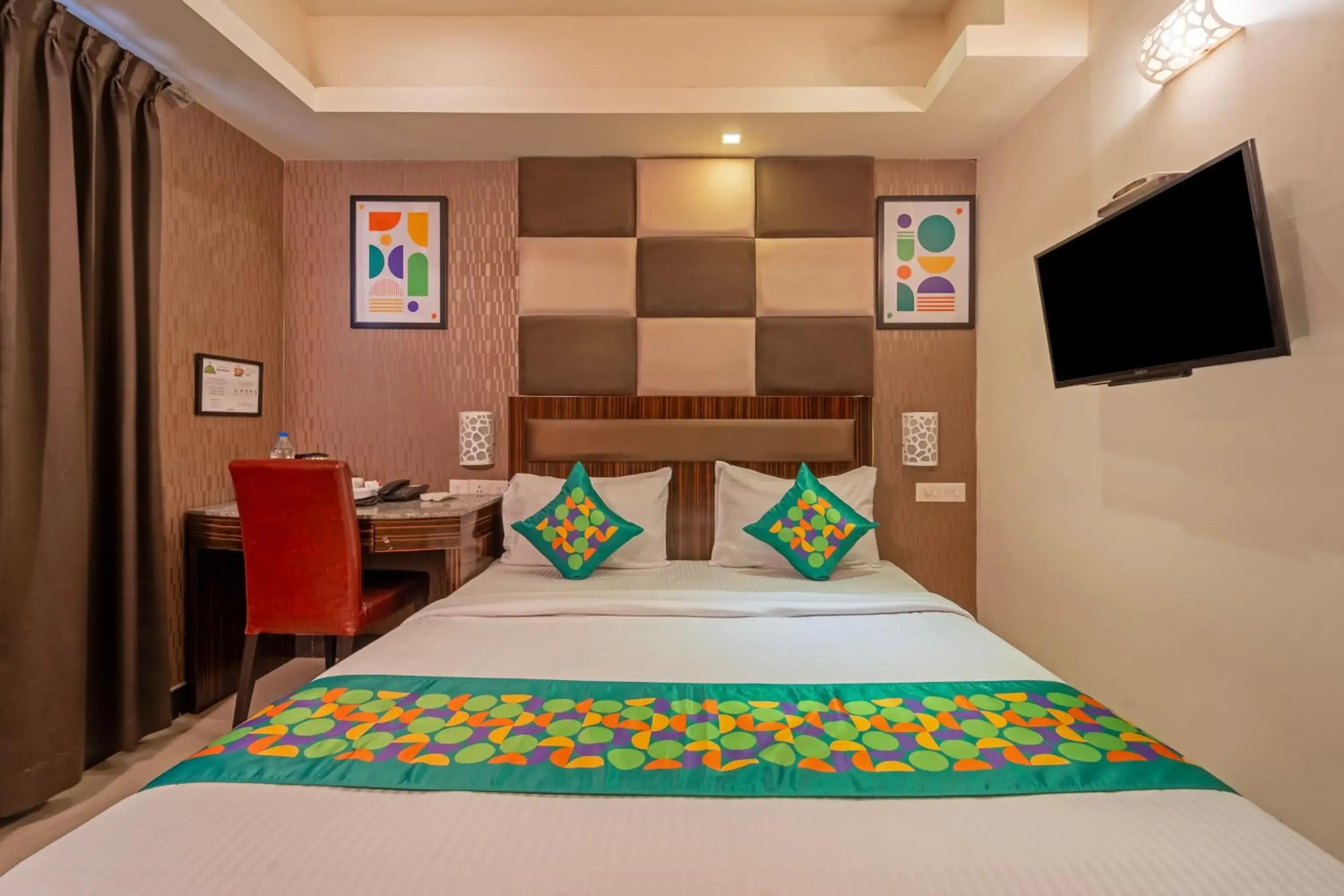 Bedroom, Bed in Treebo Venition Inn Bedroom, Bed in Treebo Venition Inn