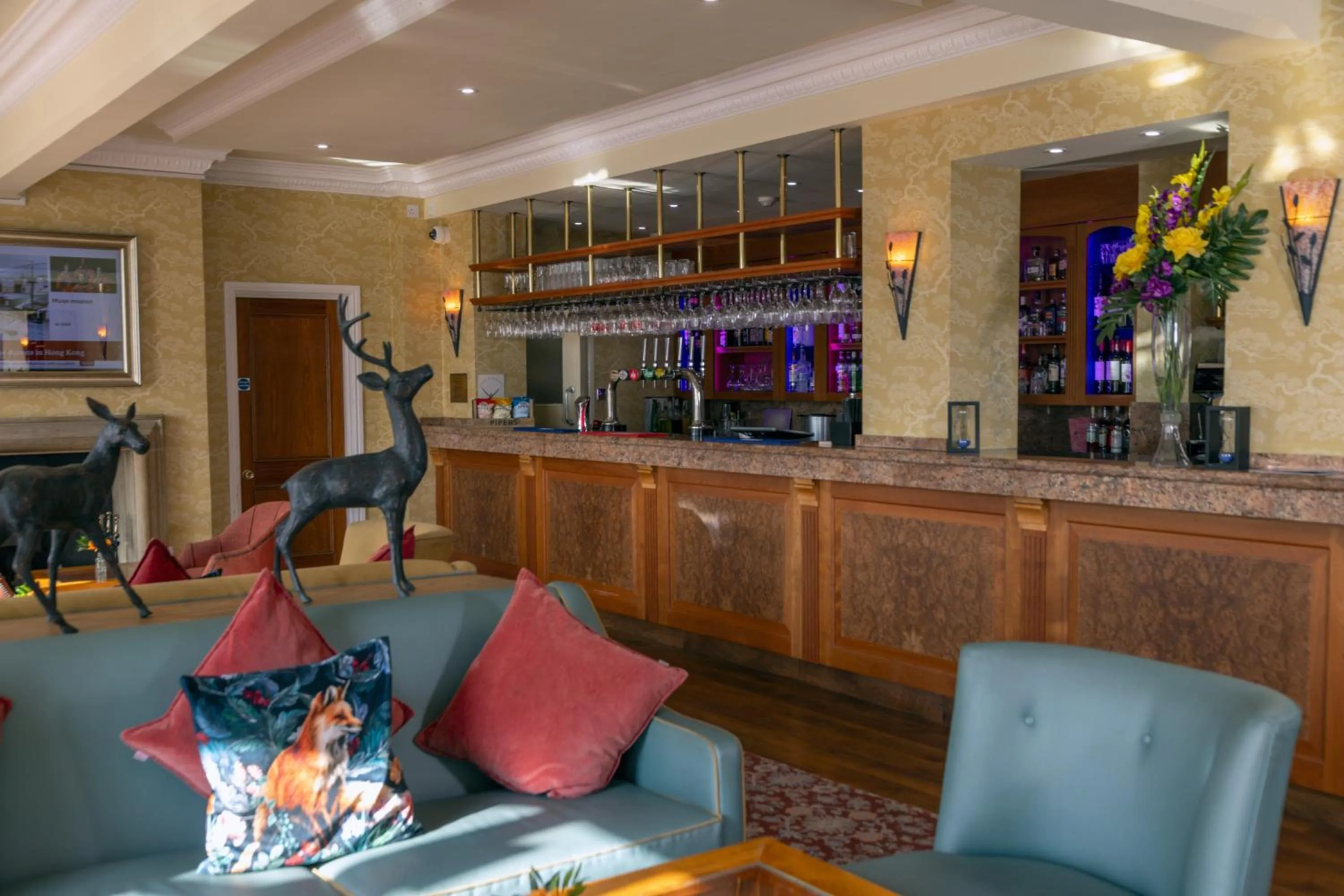 Lounge or bar in Cricklade House Hotel, Sure Hotel Collection by Best Western