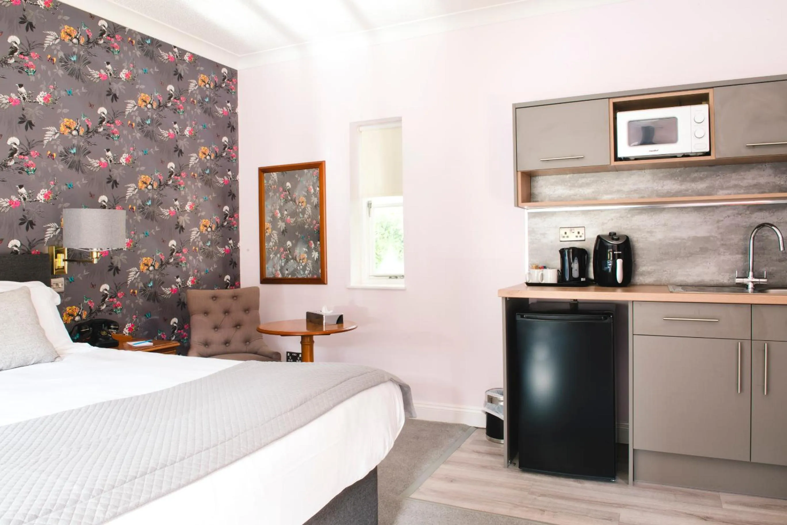 Kitchen or kitchenette, Bed in Cricklade House Hotel, Sure Hotel Collection by Best Western