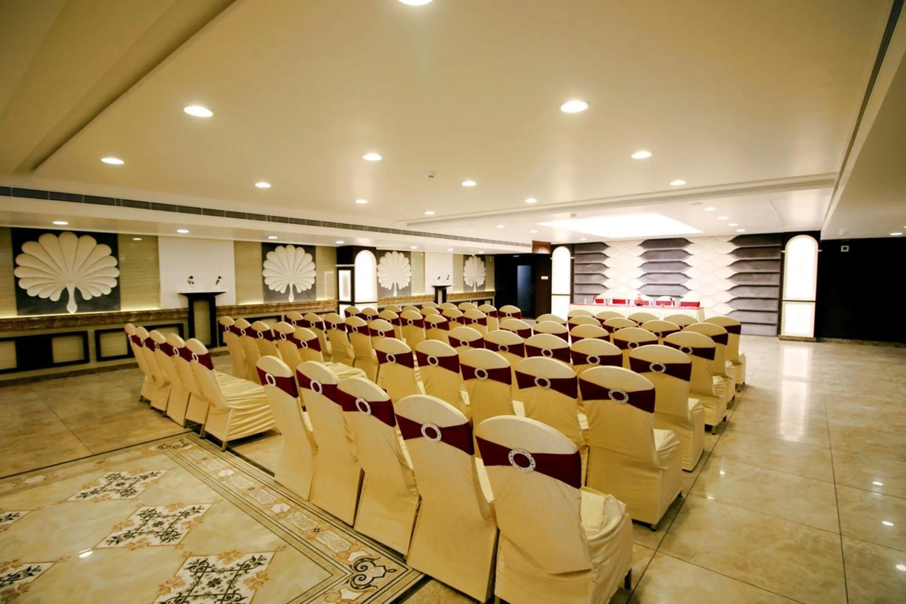 Banquet/Function facilities in Pinnacle by Click Hotels, Lucknow