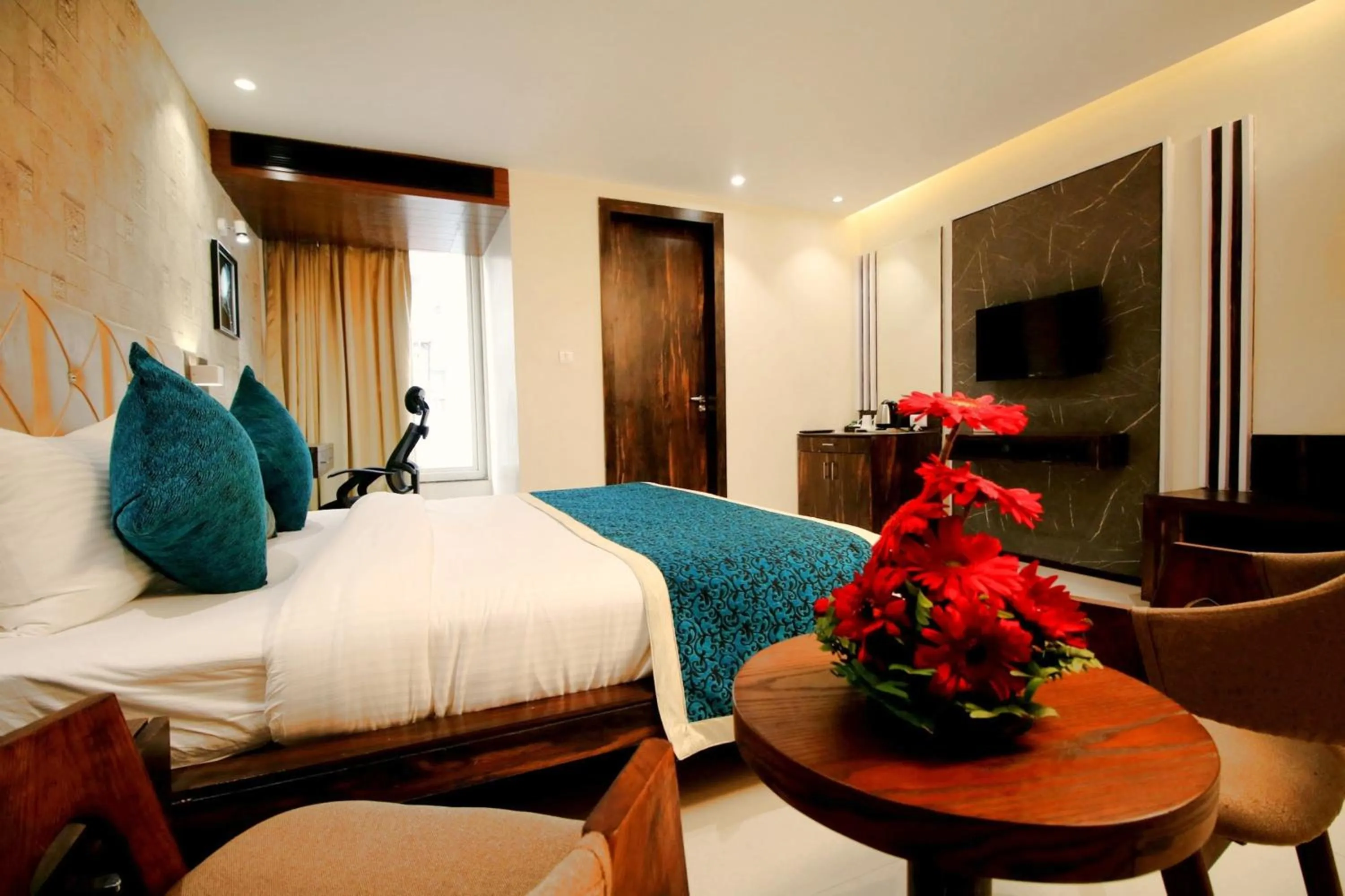 Bedroom, Bed in Pinnacle by Click Hotels, Lucknow