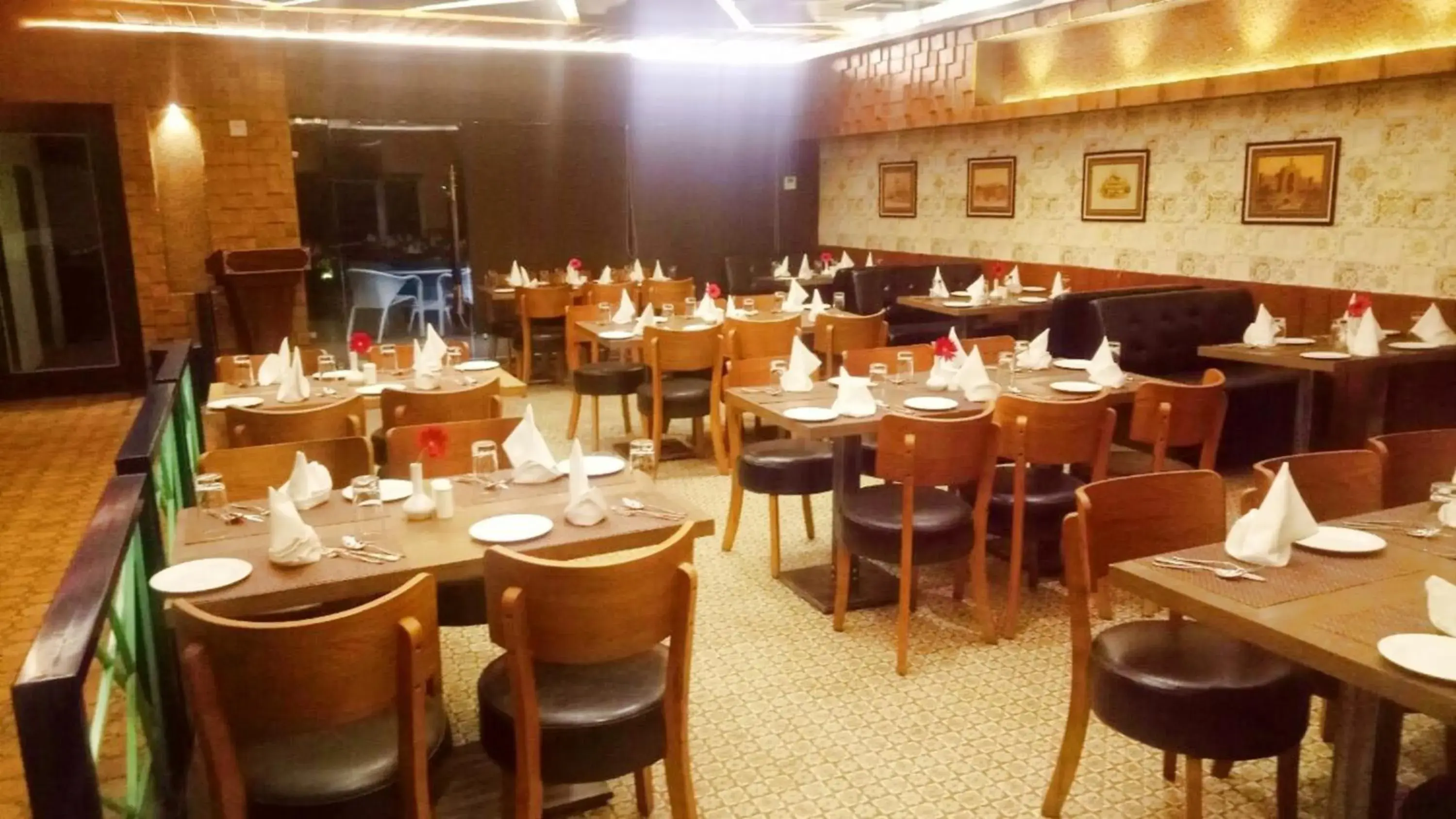 Restaurant/places to eat in Pinnacle by Click Hotels, Lucknow Restaurant/places to eat in Pinnacle by Click Hotels, Lucknow